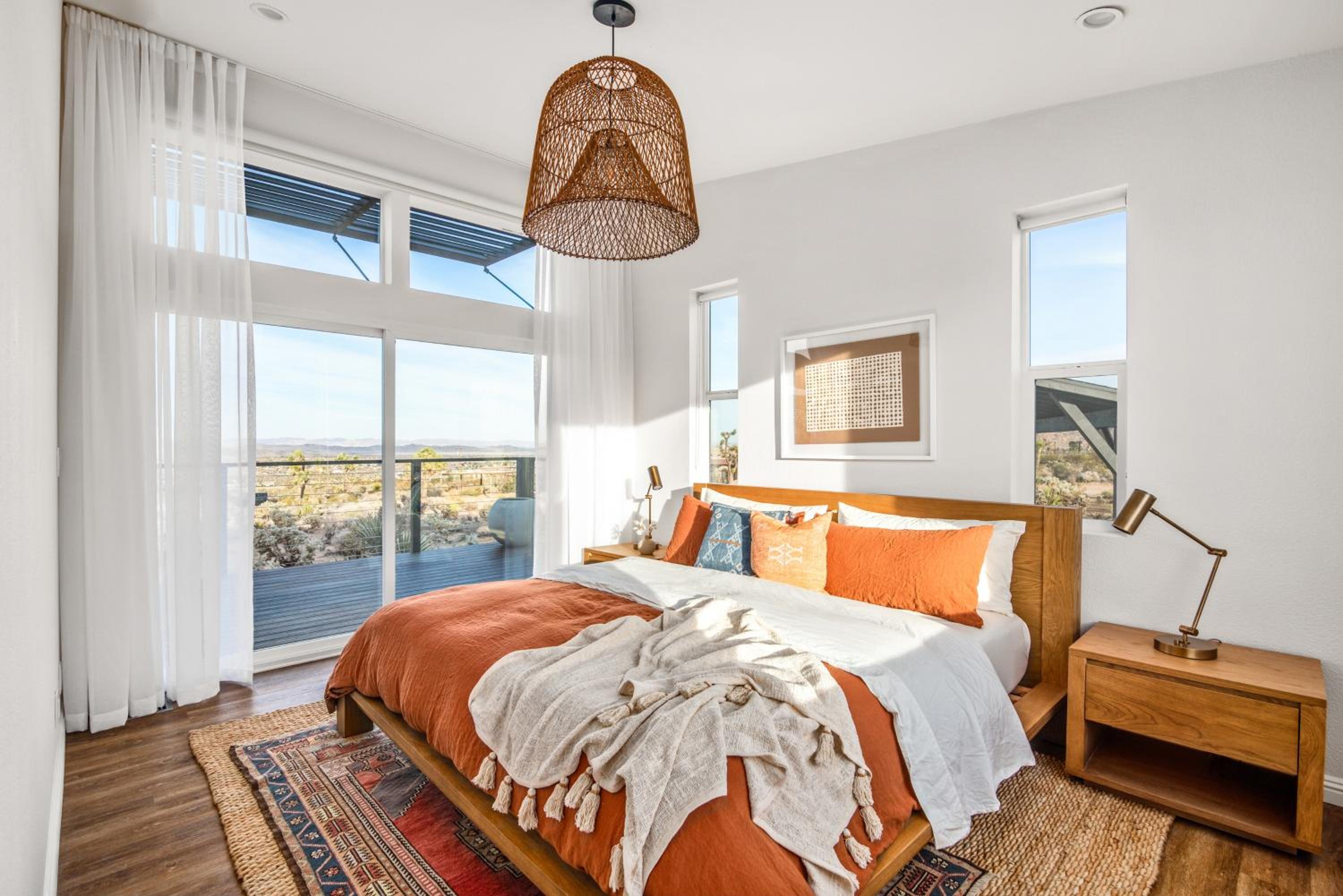 Sagebrush Bungalow - Modern Retreat withHot Tub, Fire Pit and BBQ! home