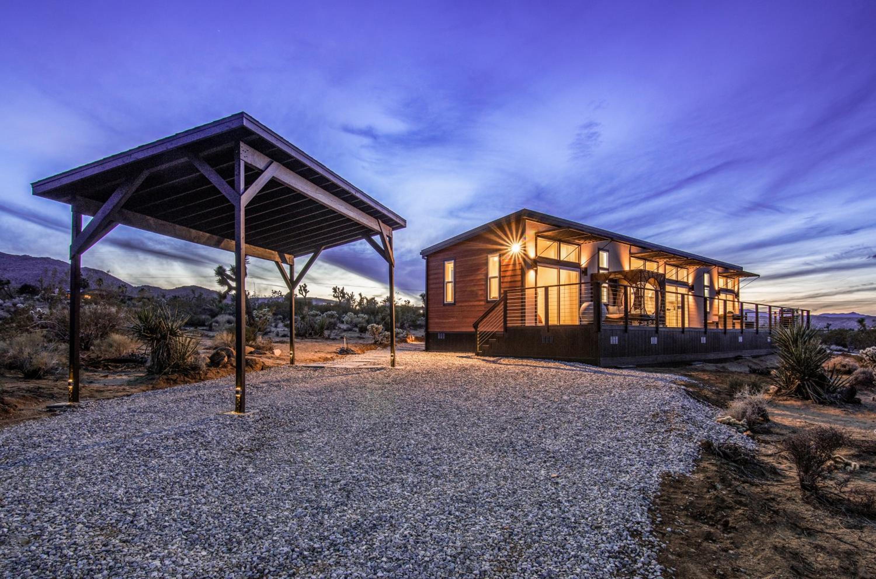 Sagebrush Bungalow - Modern Retreat withHot Tub, Fire Pit and BBQ! home