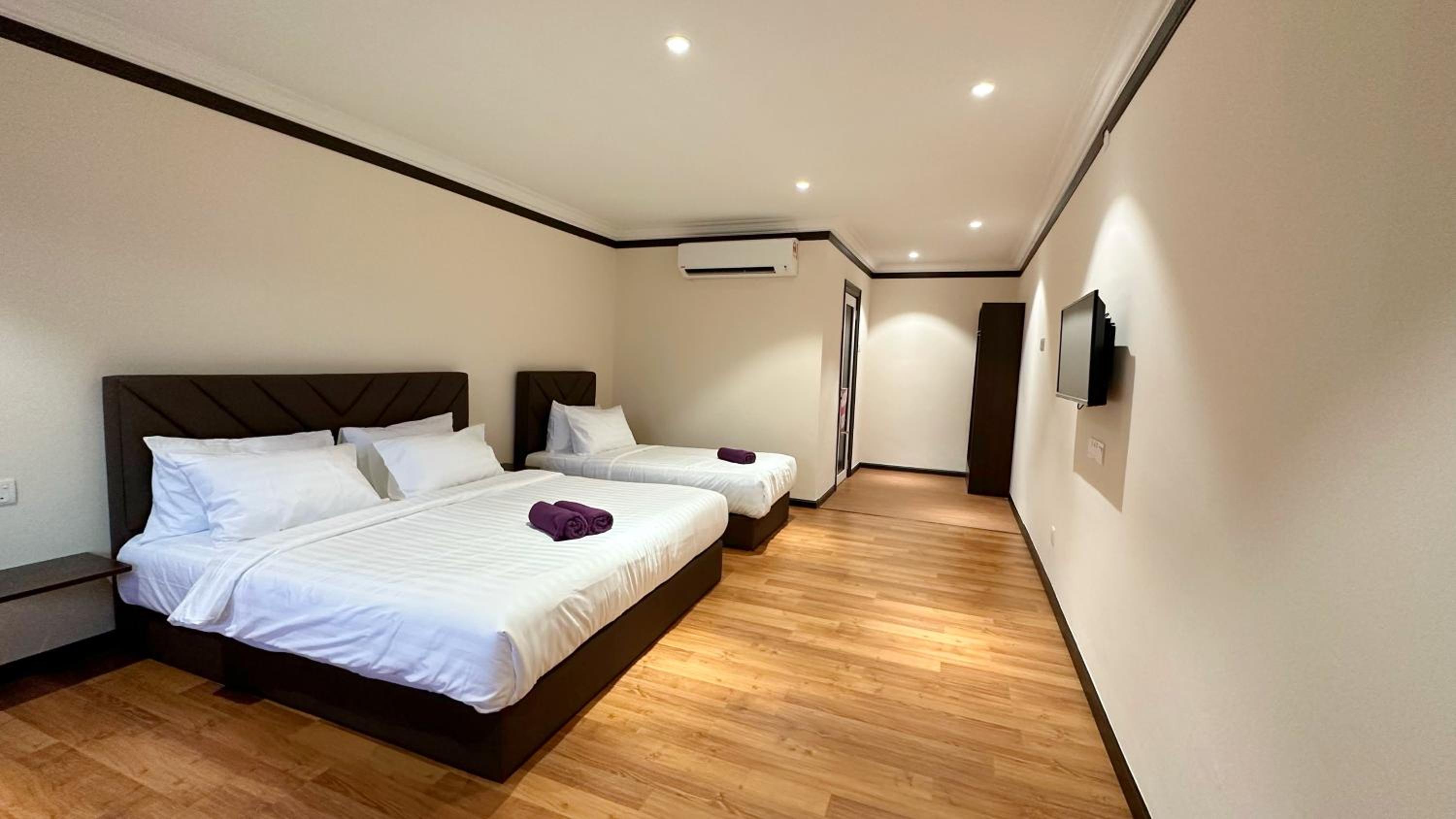 Adina Pool Villa ~ Cenang Langkawi (3B4R)