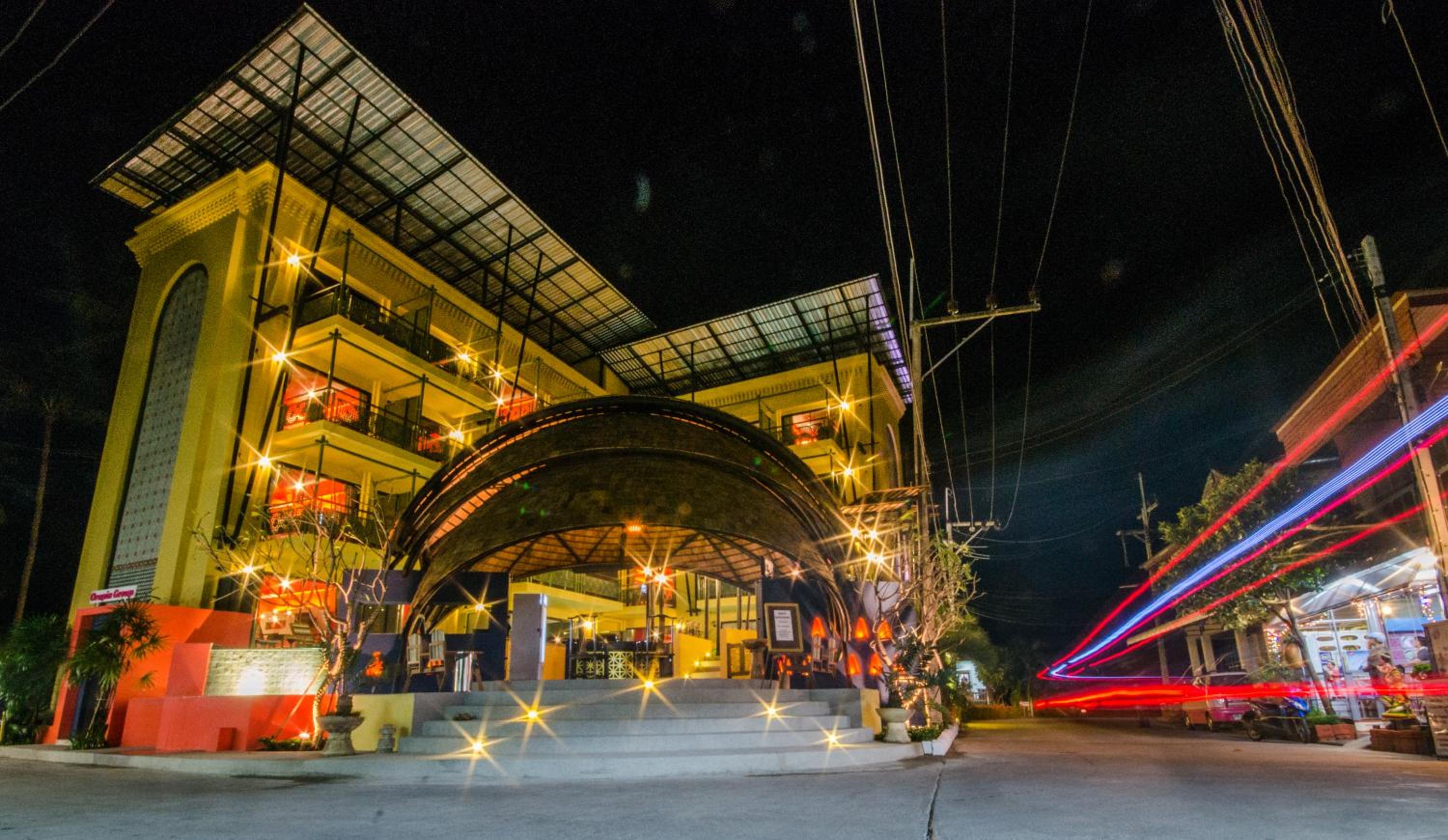 Bhundhari Chaweng Beach Resort Koh Samui - SHA Plus
