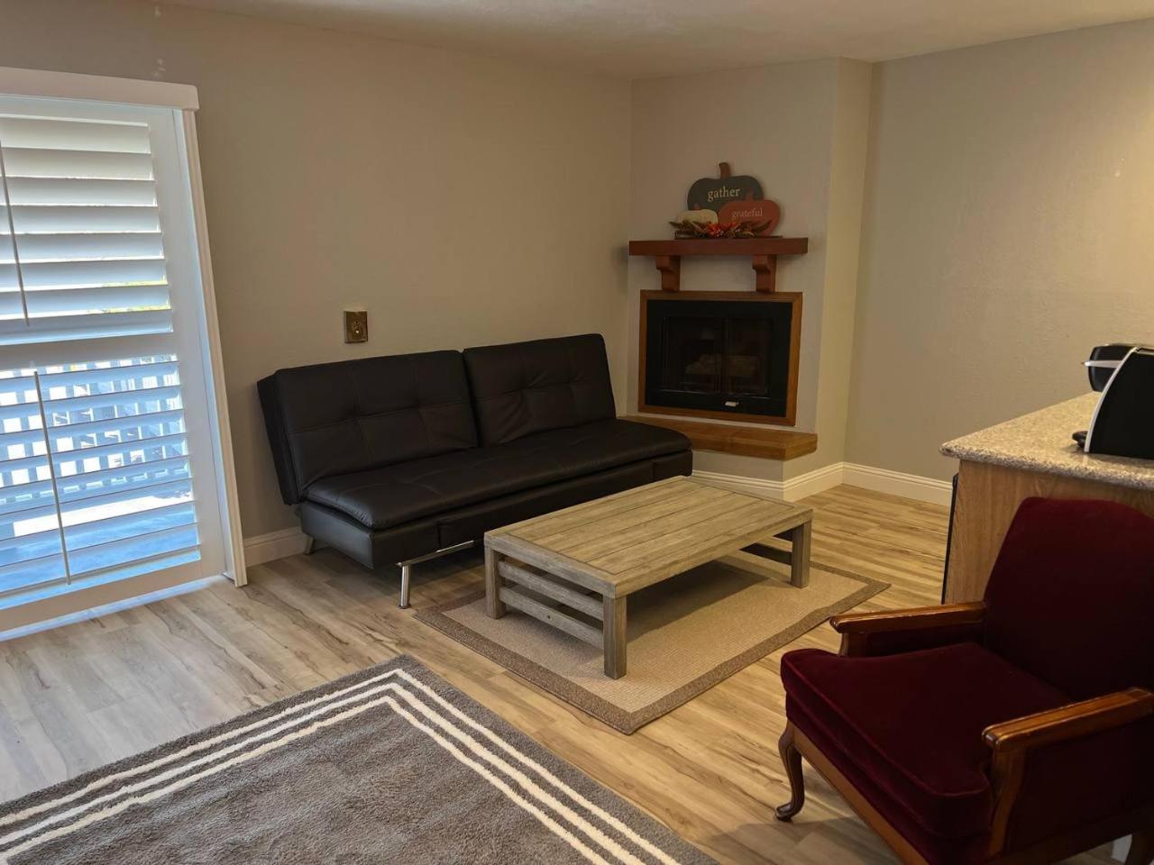 San Simeon Vacations - Pacific Coast Roadhouse Hotel - Property Image 38