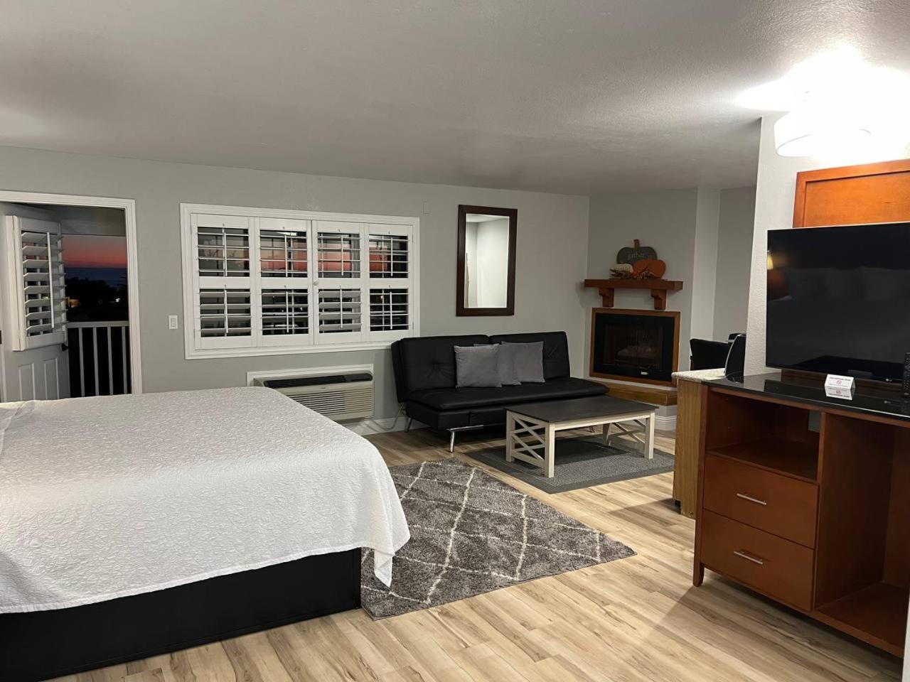 San Simeon Vacations - Pacific Coast Roadhouse Hotel - Property Image 29