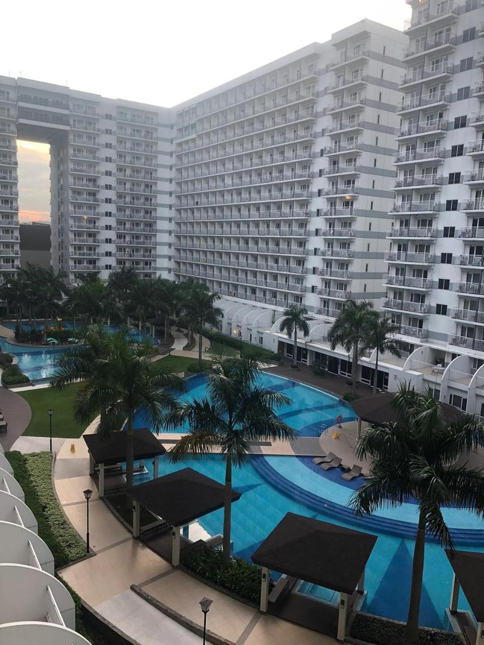Shell Residence C13 Near Airport & Mall + free wifi view 2