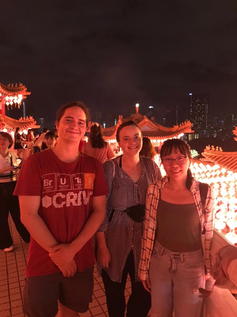 Chinatown Hostel by Mingle - Rooftop Private Jacuzzi with Bar