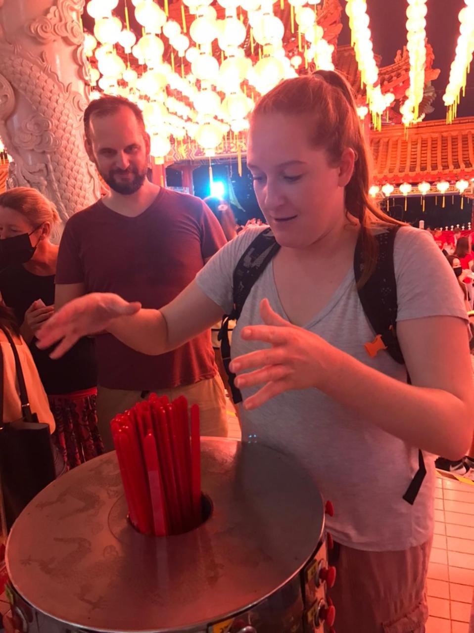 Chinatown Hostel by Mingle - Rooftop Private Jacuzzi with Bar