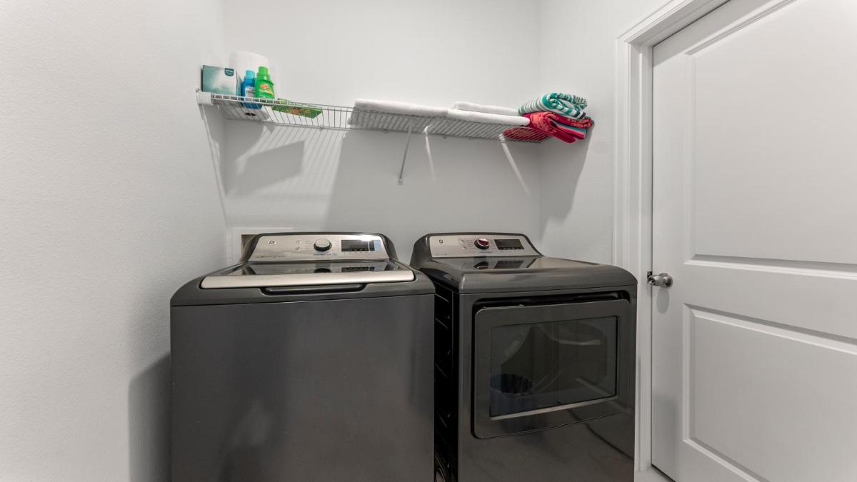 3061 Hafen Lane view 3