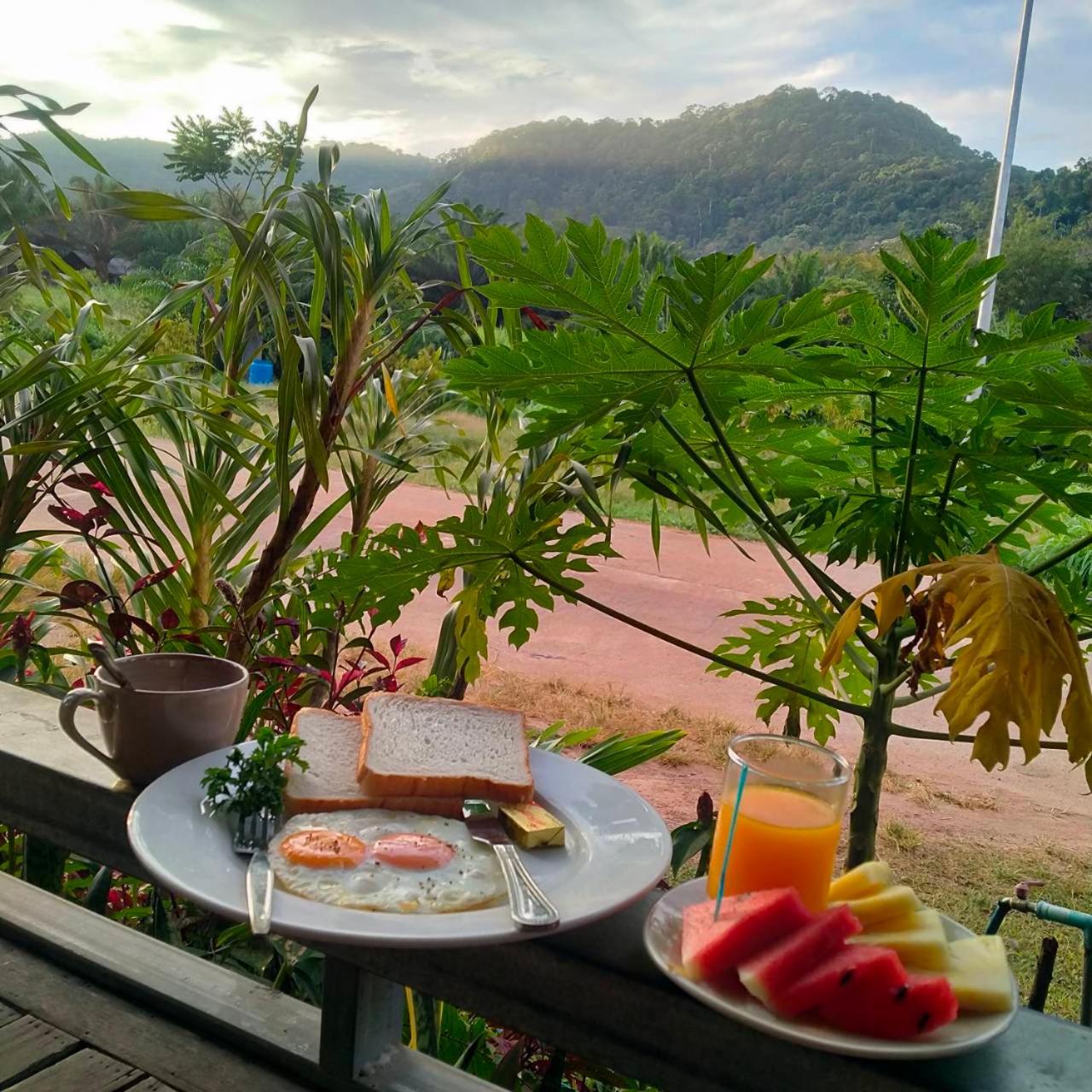 Mada Lanta Mai Keaw