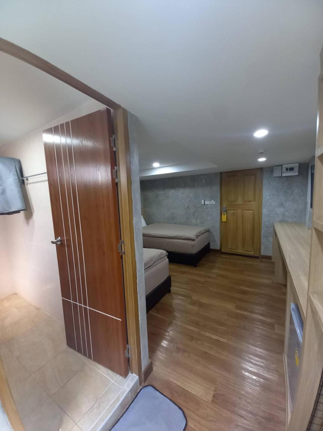 BURI Hotel And Hostel