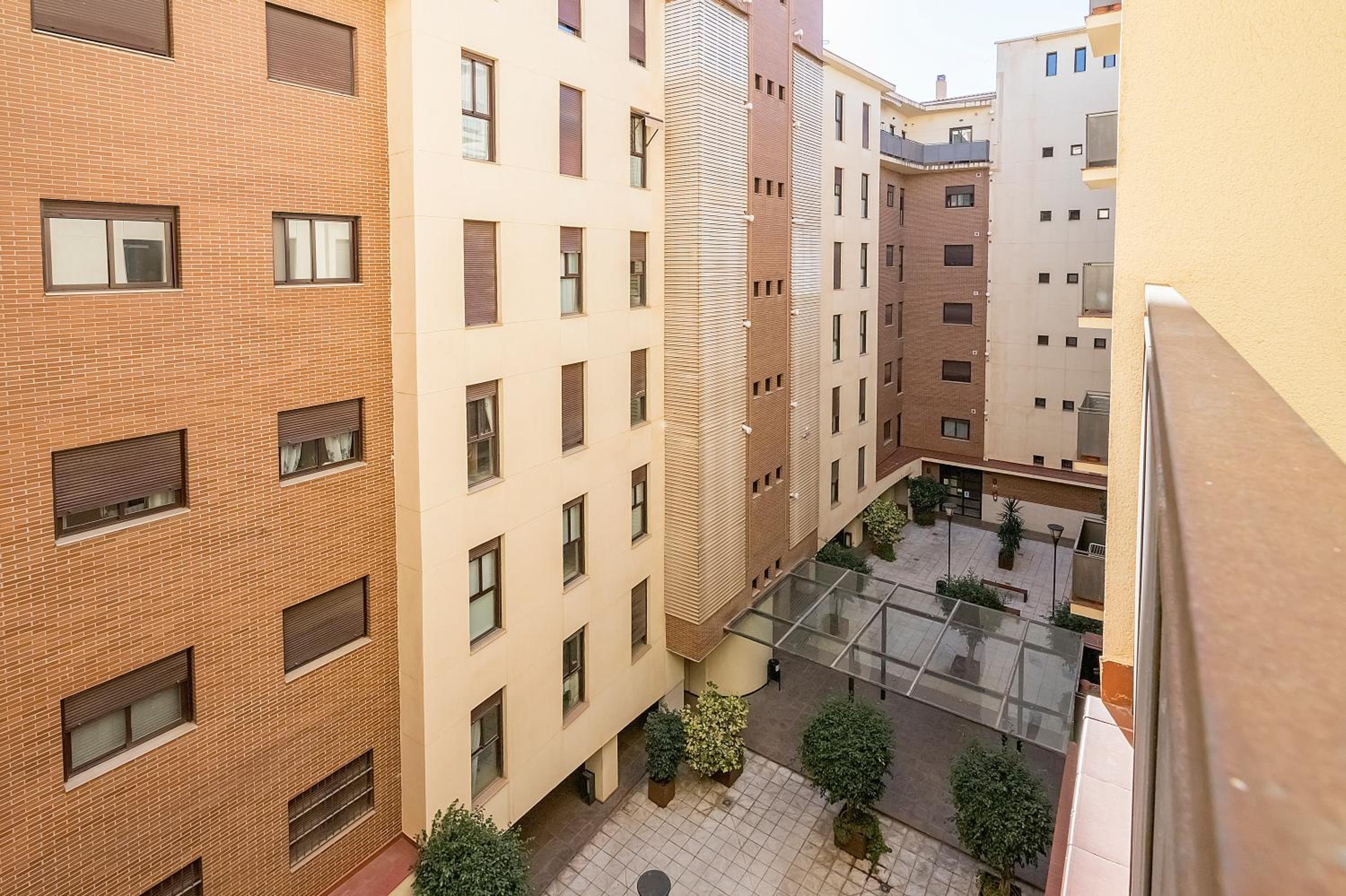 BHost - Colón