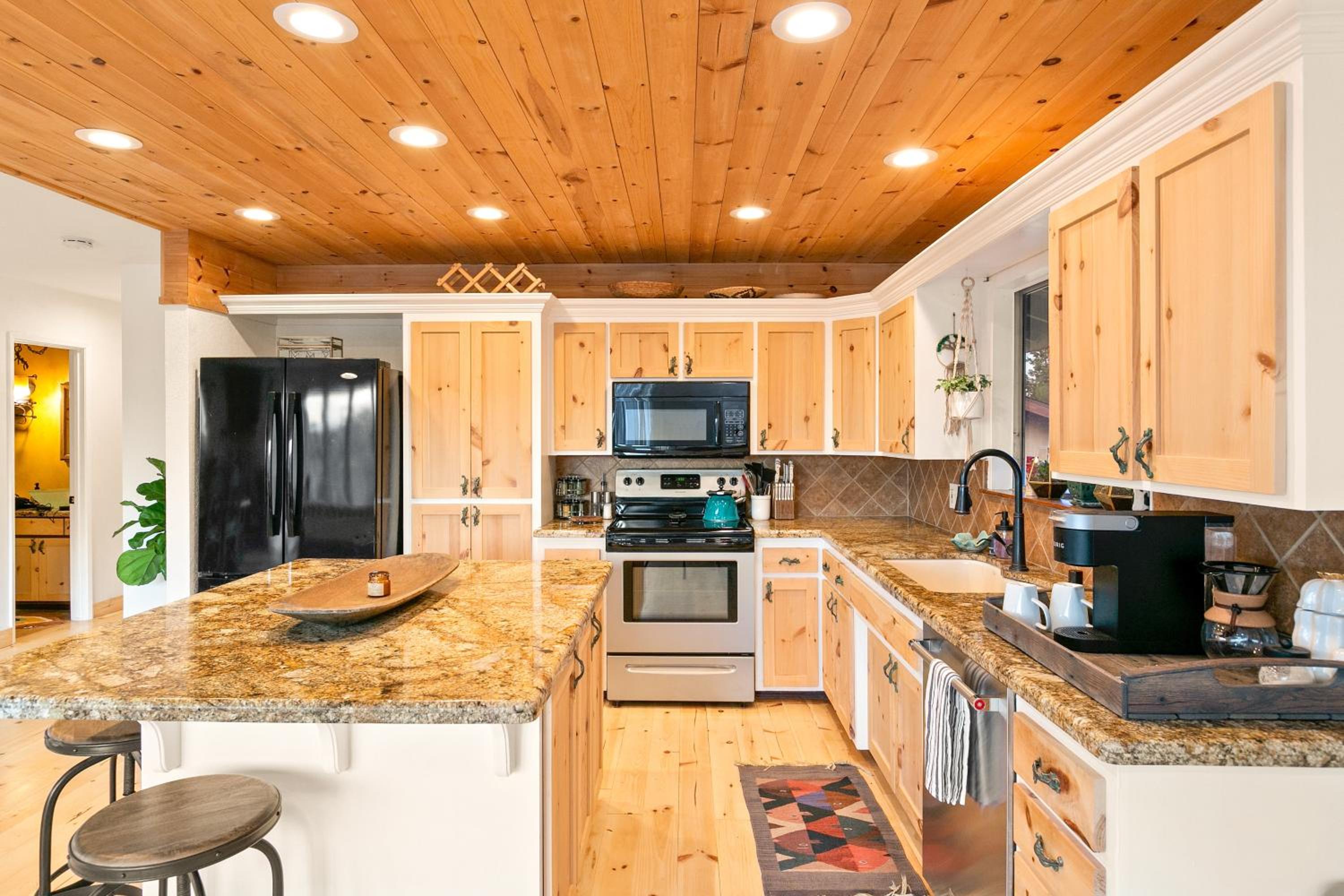 High View Haven - Hot Tub, Fire Pit BBQ in Joshua Tree! home - Property Image 28