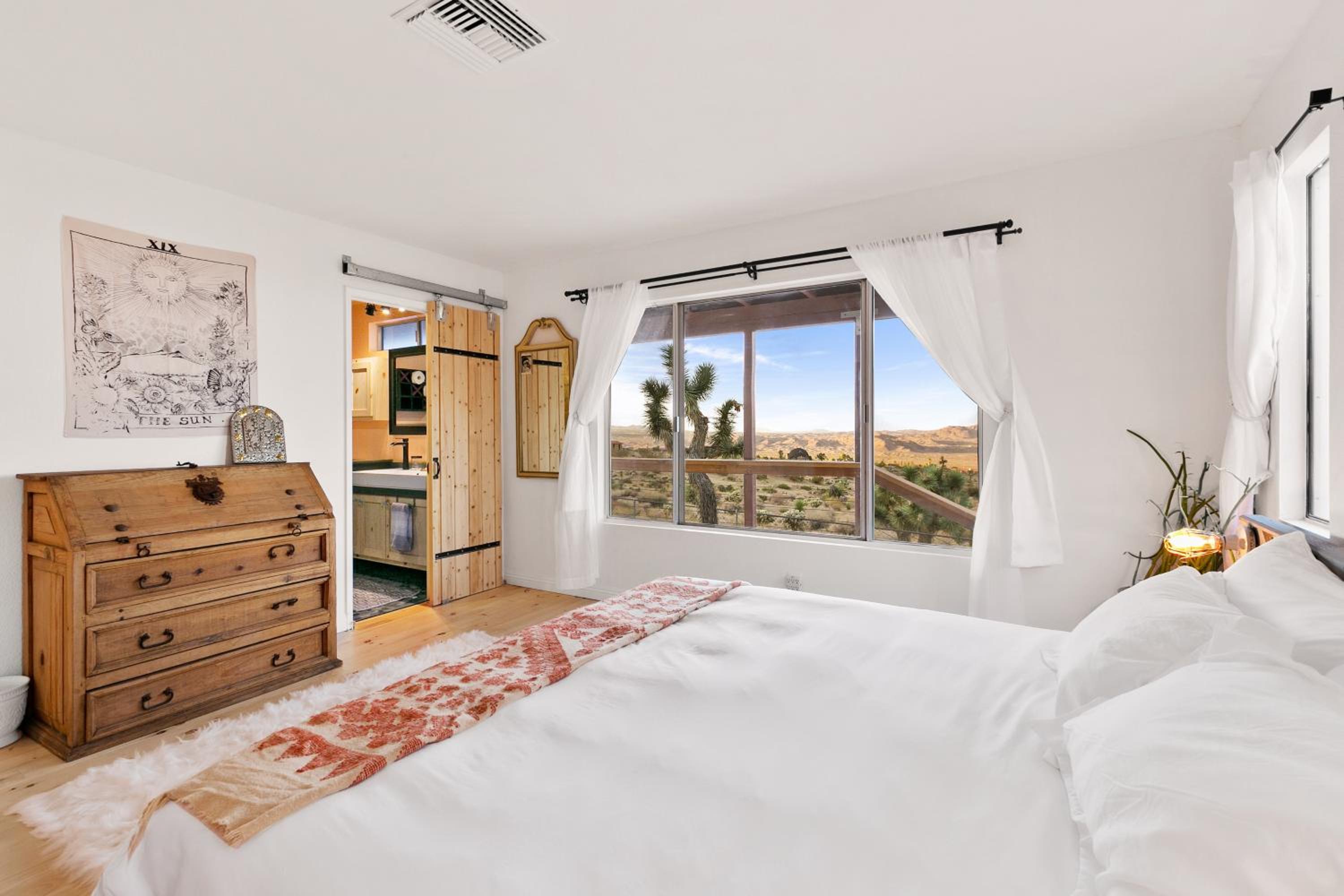 High View Haven - Hot Tub, Fire Pit BBQ in Joshua Tree! home - Property Image 18