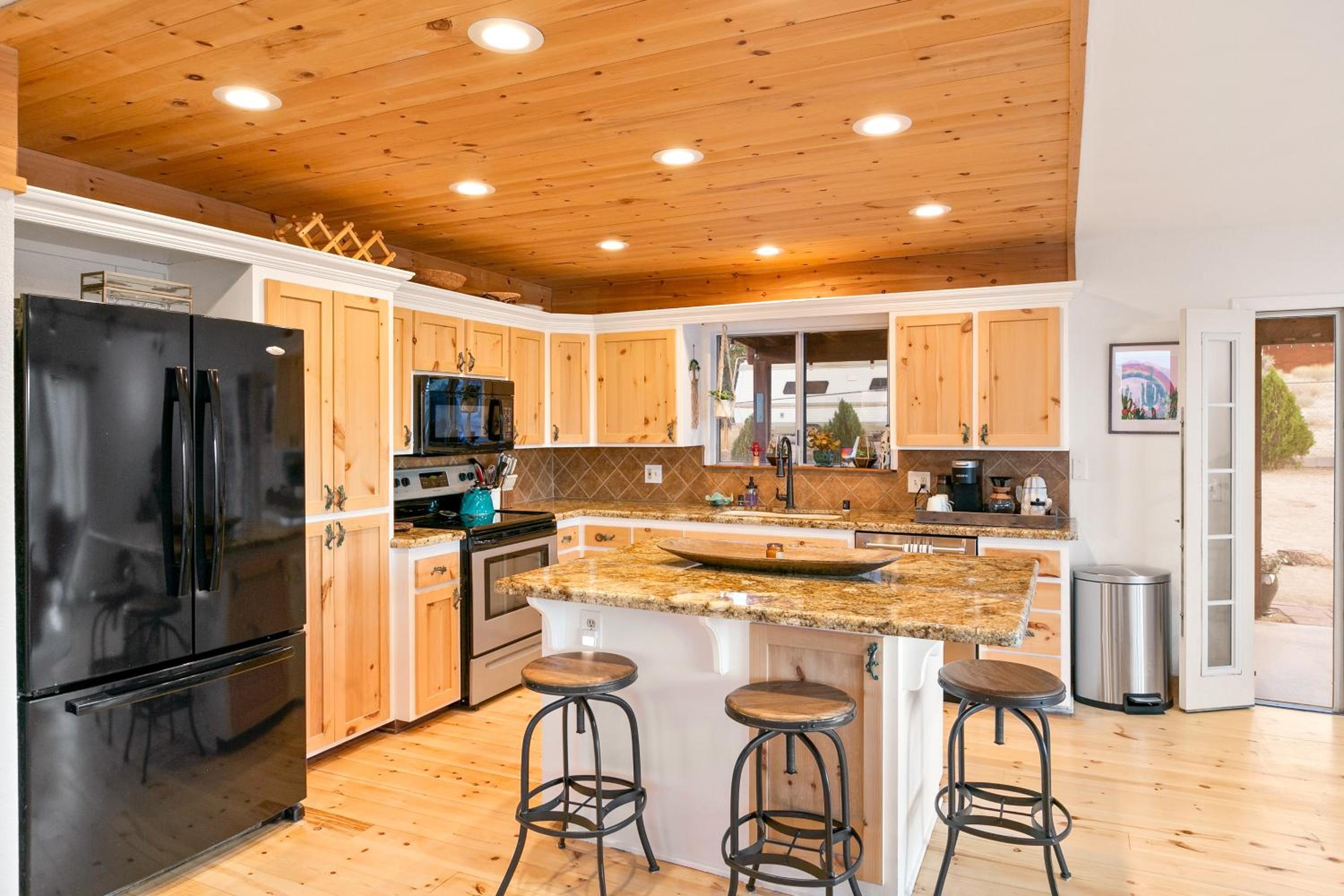 High View Haven - Hot Tub, Fire Pit BBQ in Joshua Tree! home - Property Image 19