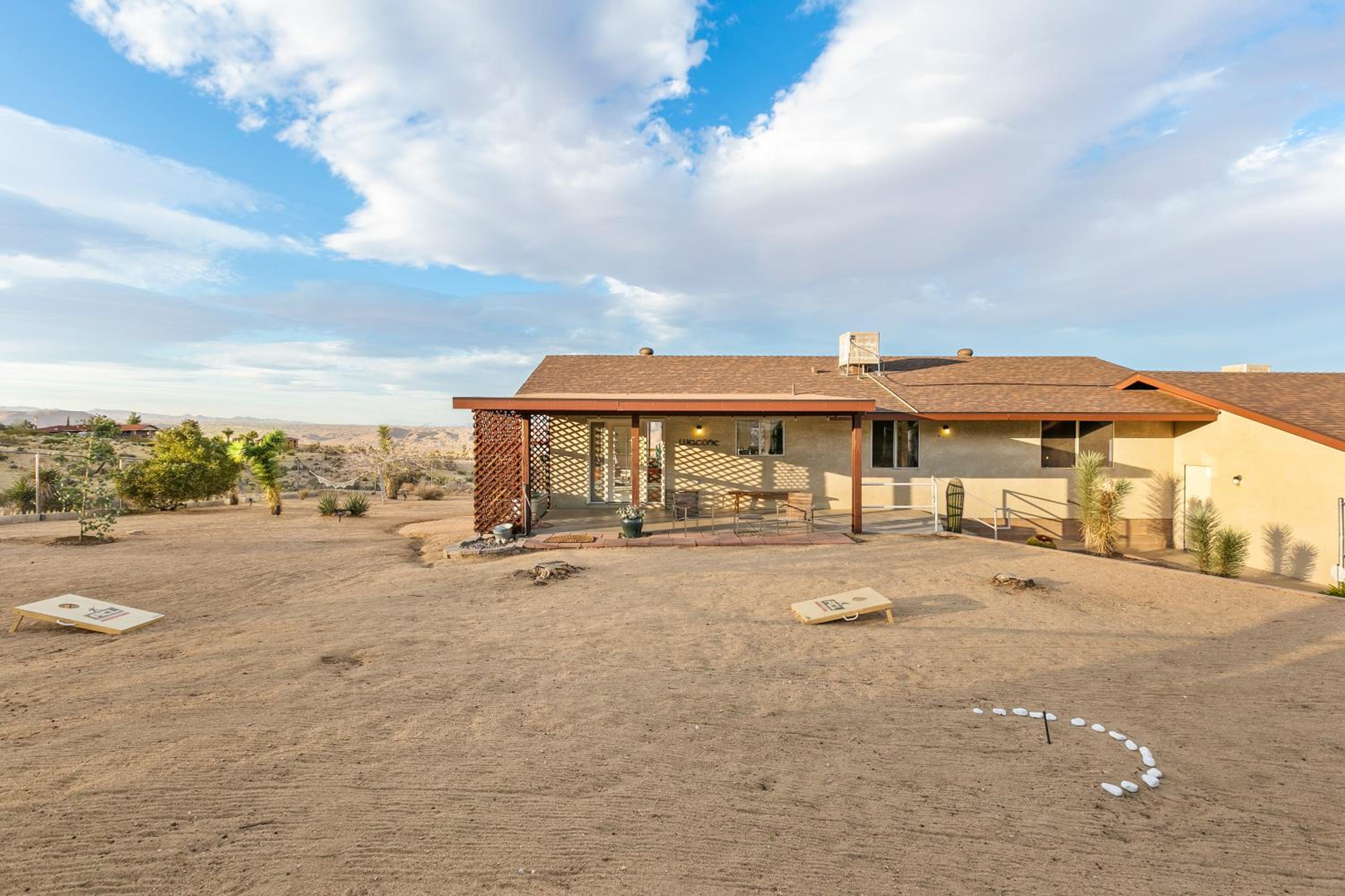 High View Haven - Hot Tub, Fire Pit  BBQ in Joshua Tree! home - Property Image 6