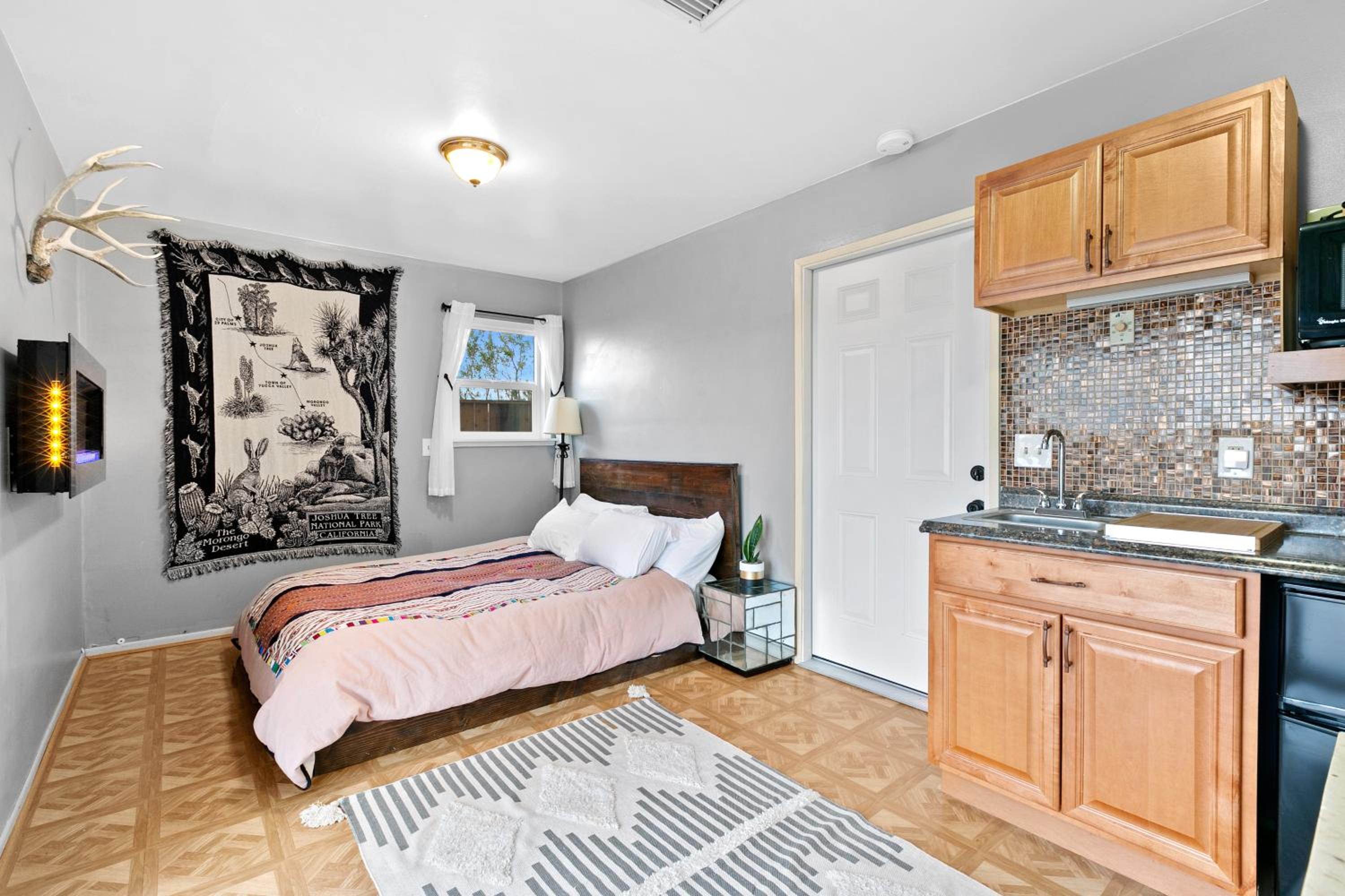 High View Haven - Hot Tub, Fire Pit  BBQ in Joshua Tree! home - Property Image 11