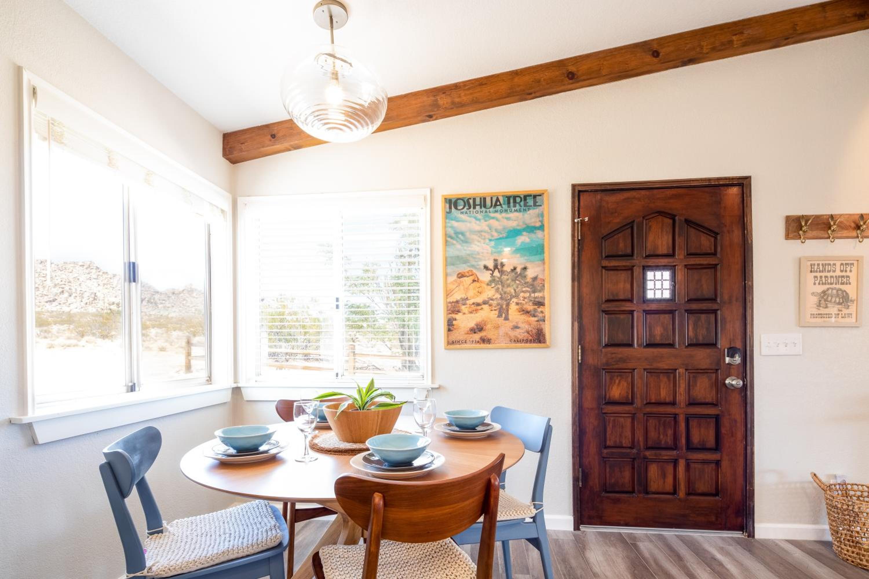 Sage & Stardust Retreat – Hot Tub, Yoga Studio, Near Park view 5