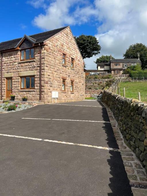 Staycation 3-bedroom home with panoramic views free off road parking view 3