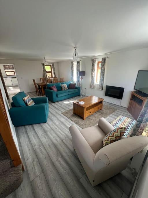 Staycation 3-bedroom home with panoramic views free off road parking view 4