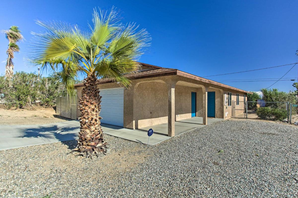Lone Palm - Hot Tub, BBQ and Quick Drive to JTNP Entrance and DT home view 2