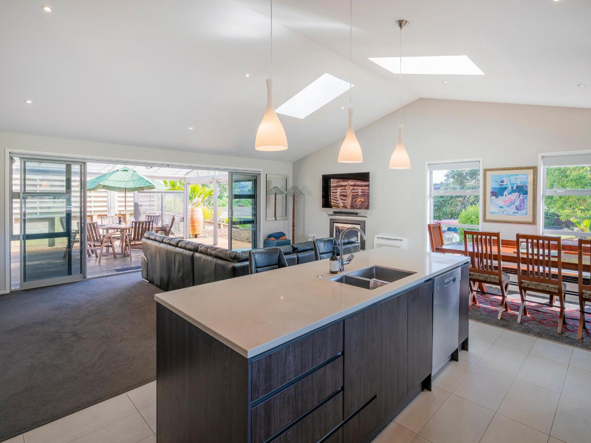 Relax on Roseberry - Whitianga Holiday Home view 3