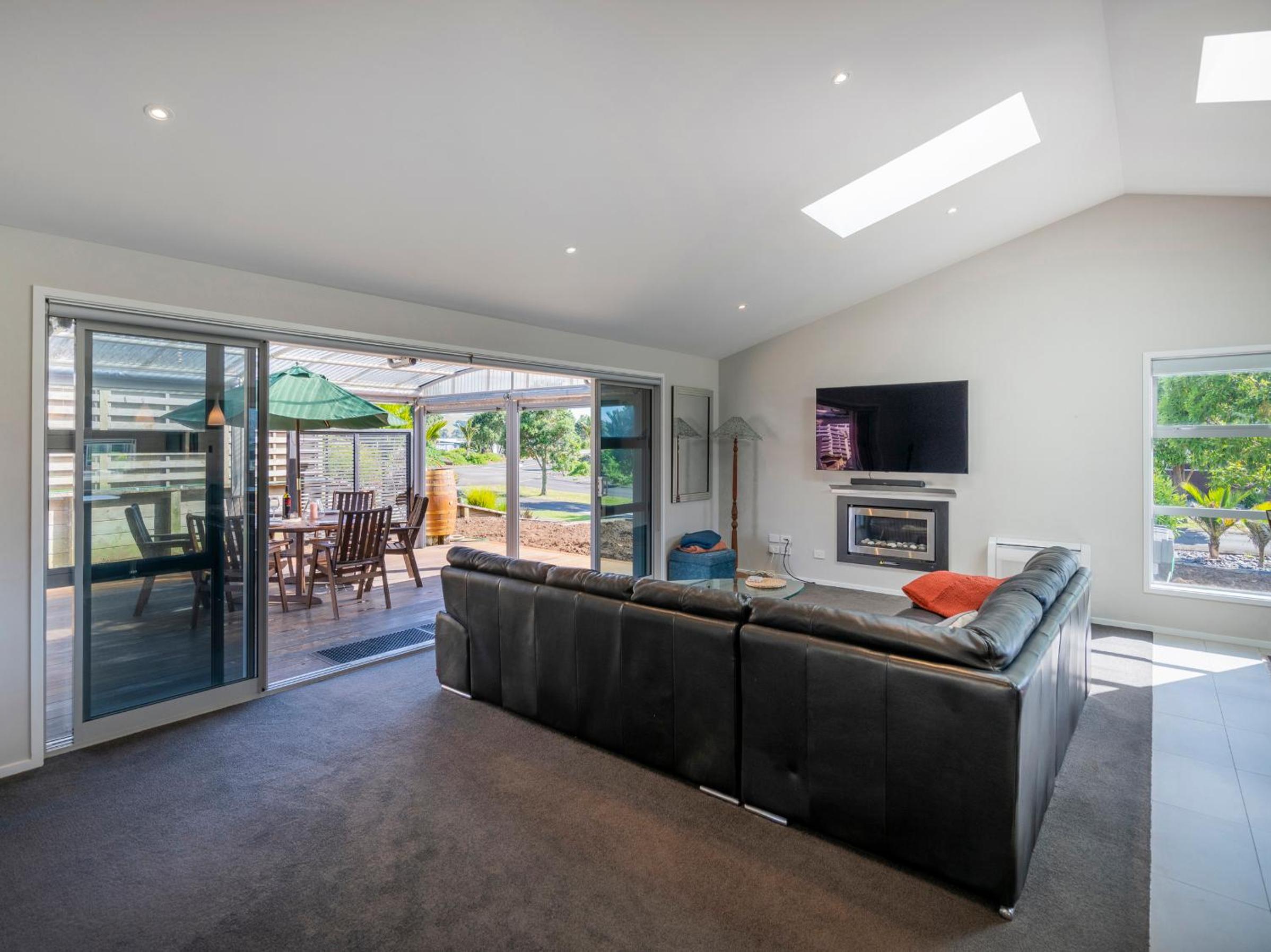 Relax on Roseberry - Whitianga Holiday Home view 5