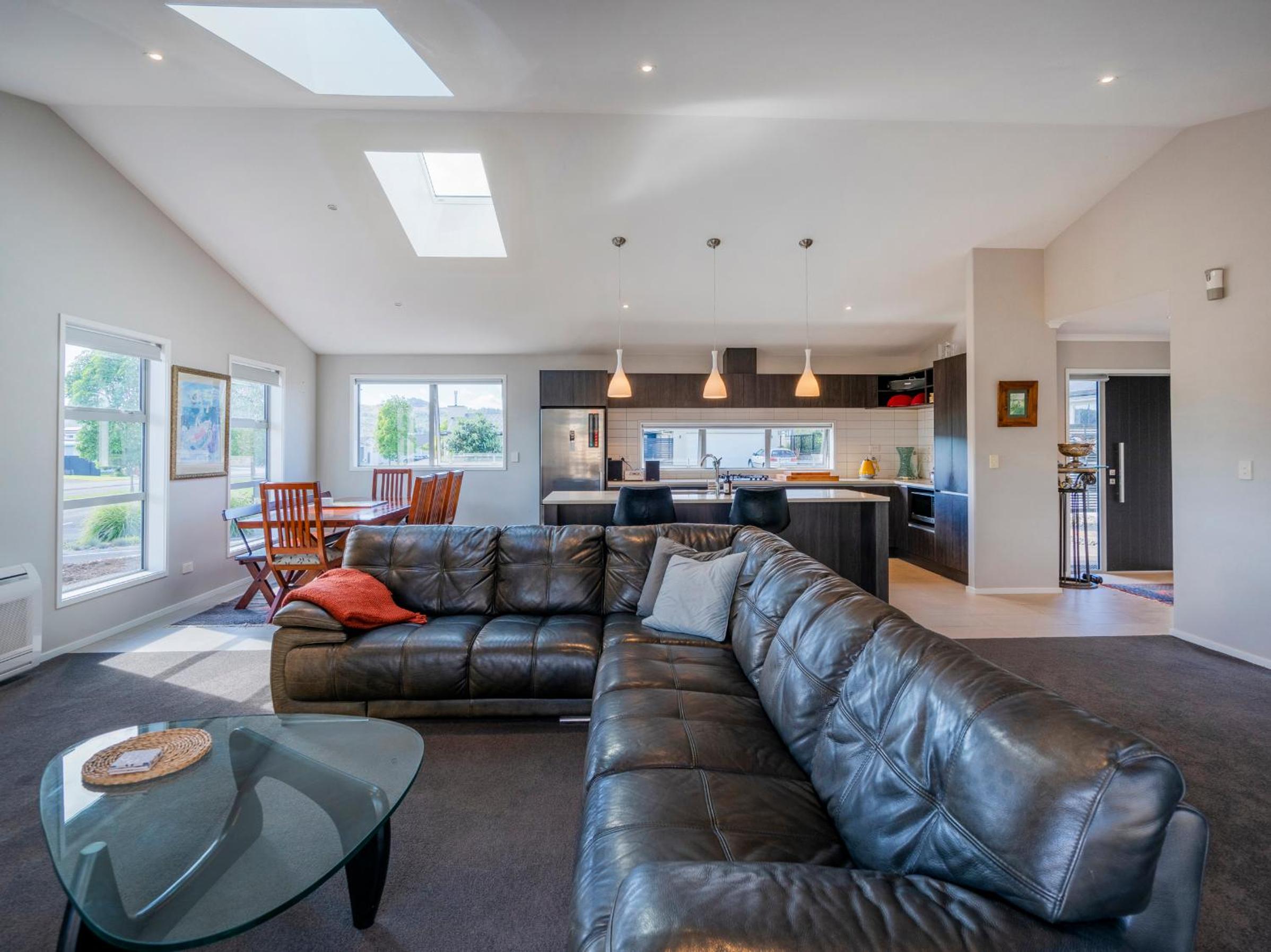 Relax on Roseberry - Whitianga Holiday Home view 4