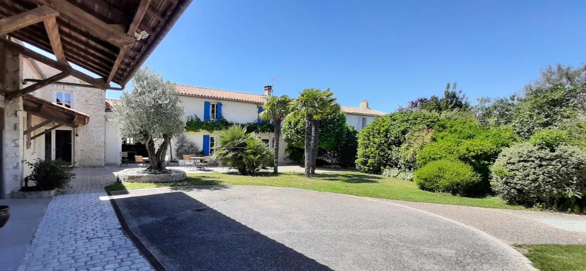 LA ROCHELLE LODGE view 2