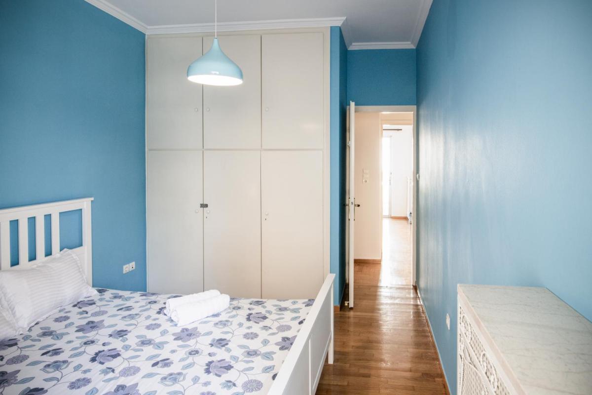 Blue House photo 2