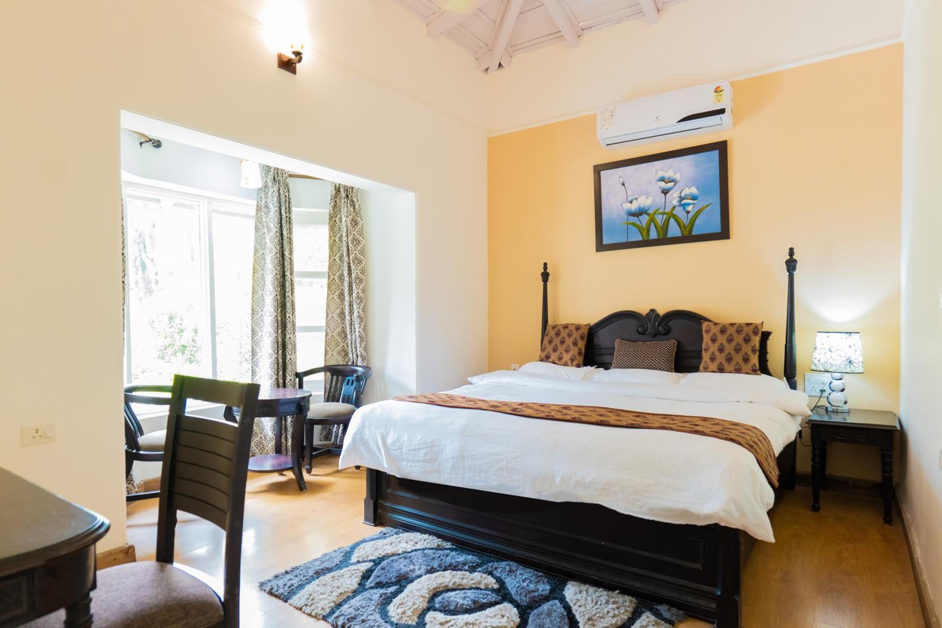 Neelesh Inn - Luxury Lake View Resort with Swimming Pool on Bhimtal Lake