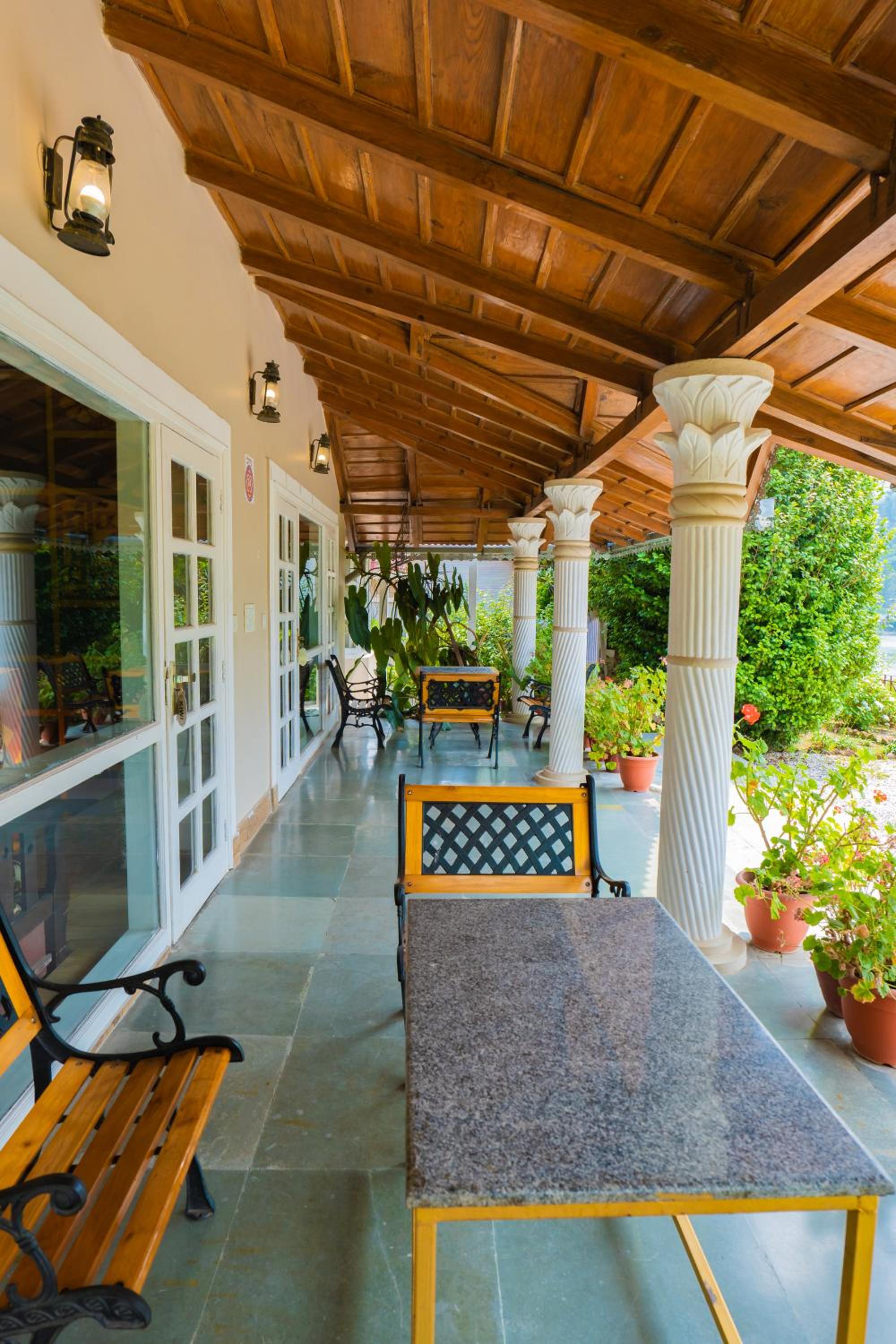 Neelesh Inn - Luxury Lake View Resort with Swimming Pool on Bhimtal Lake