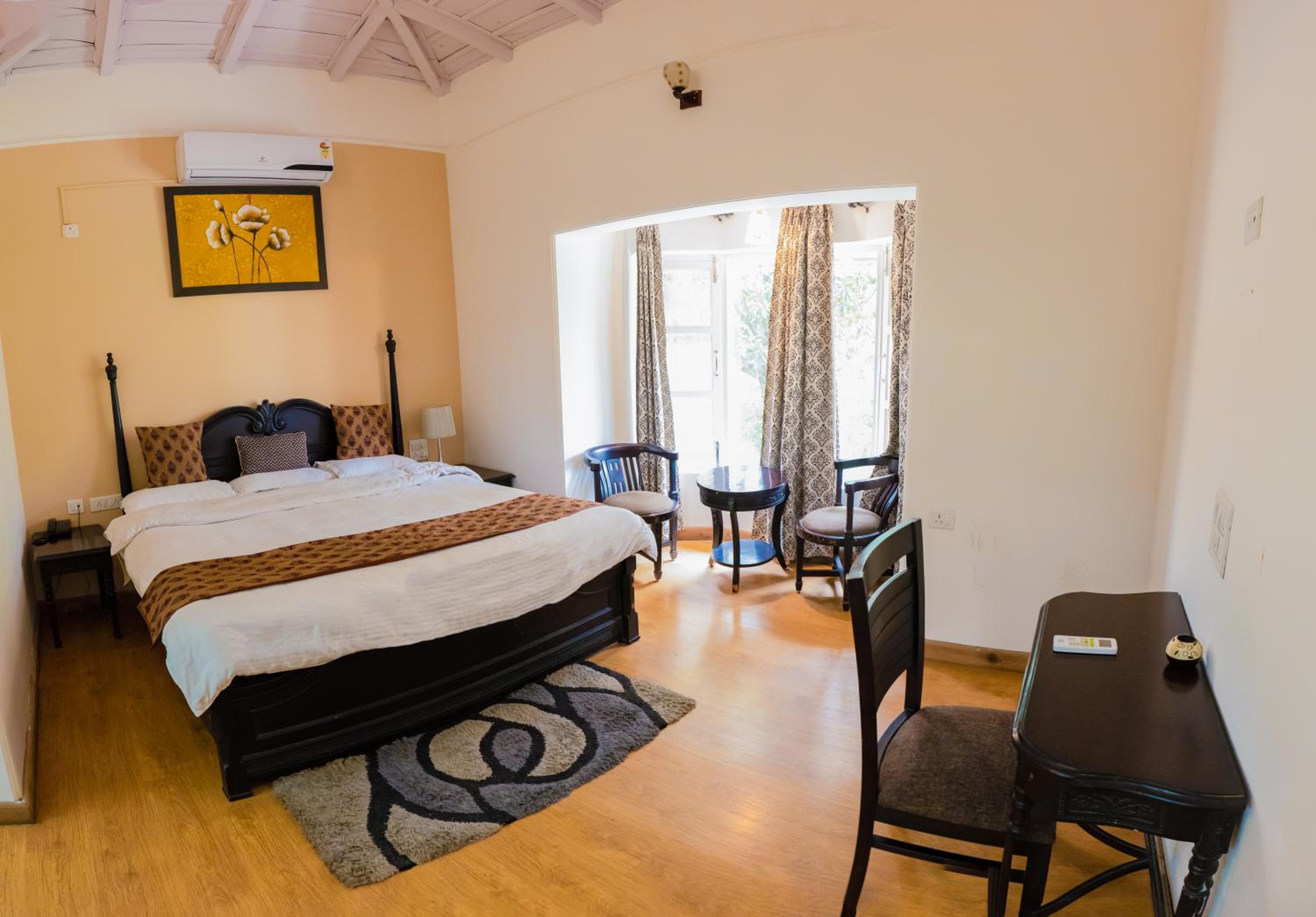 Neelesh Inn - Luxury Lake View Resort with Swimming Pool on Bhimtal Lake
