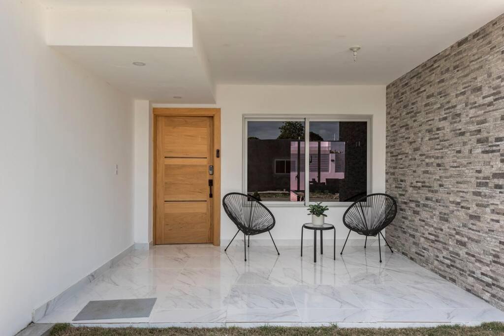 Eco-Friendly Tropical villa 3br 2b with private Pool & Grill view 5