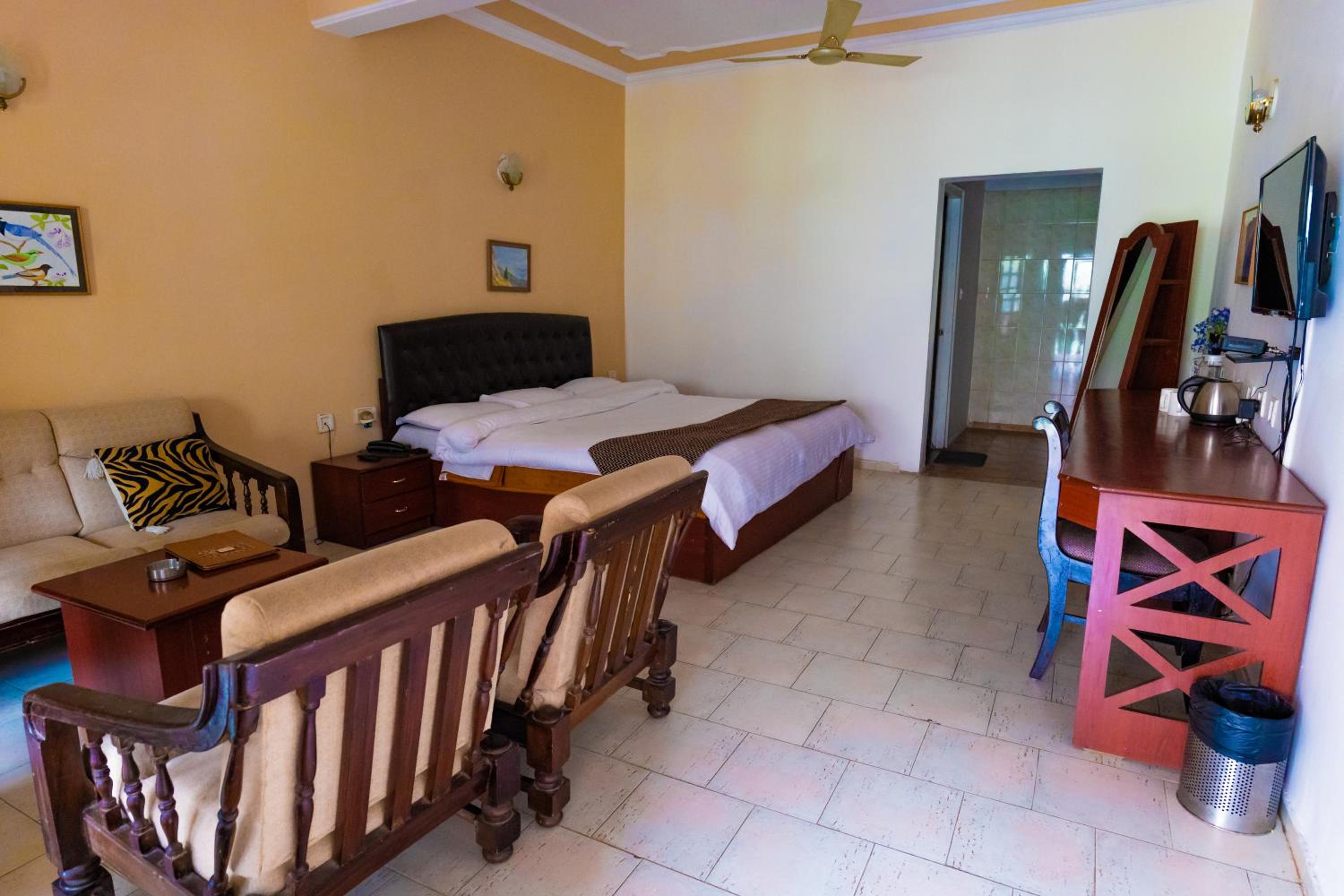 Neelesh Inn - Luxury Lake View Resort with Swimming Pool on Bhimtal Lake