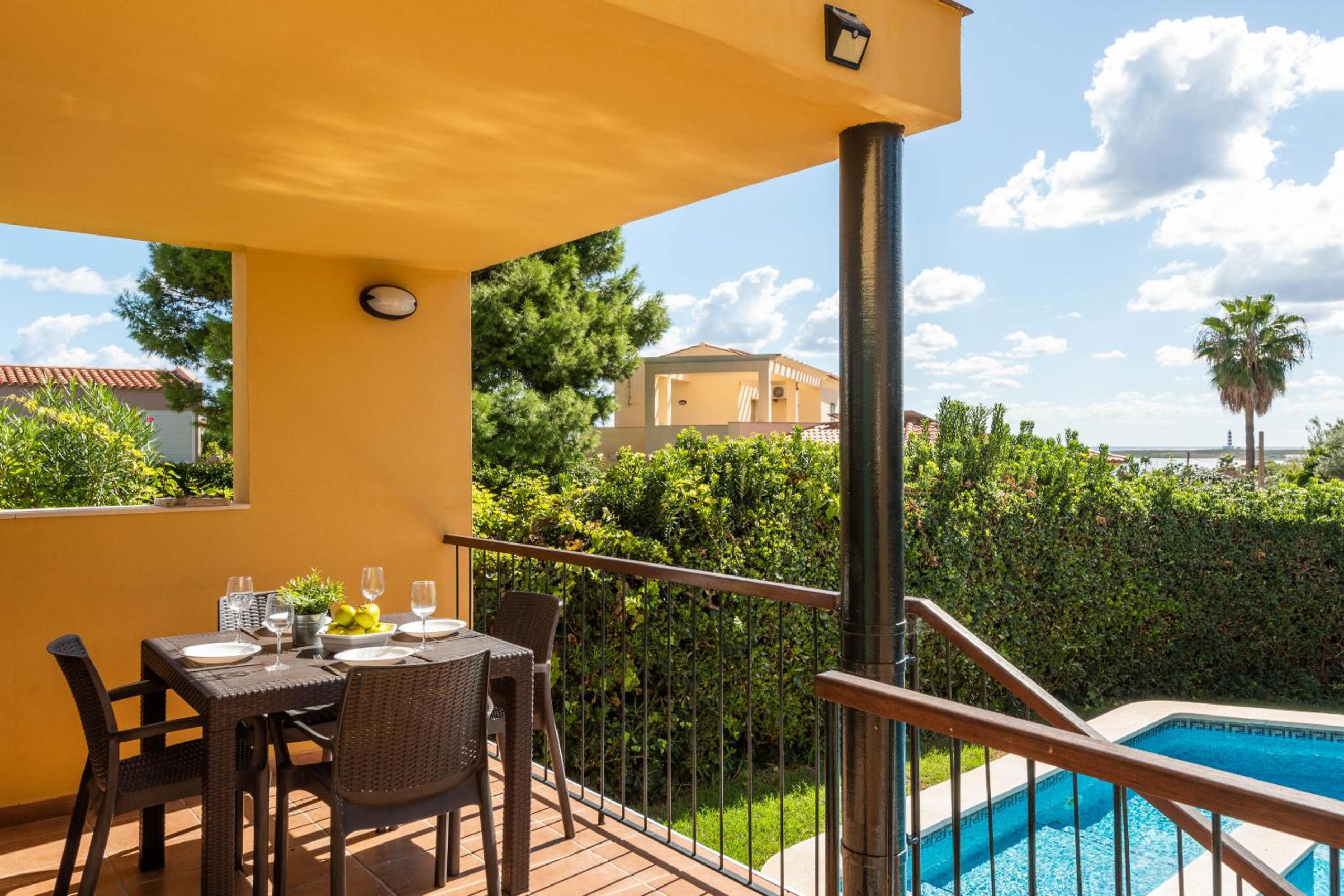Apartamentos Punta Prima by Escape Home
