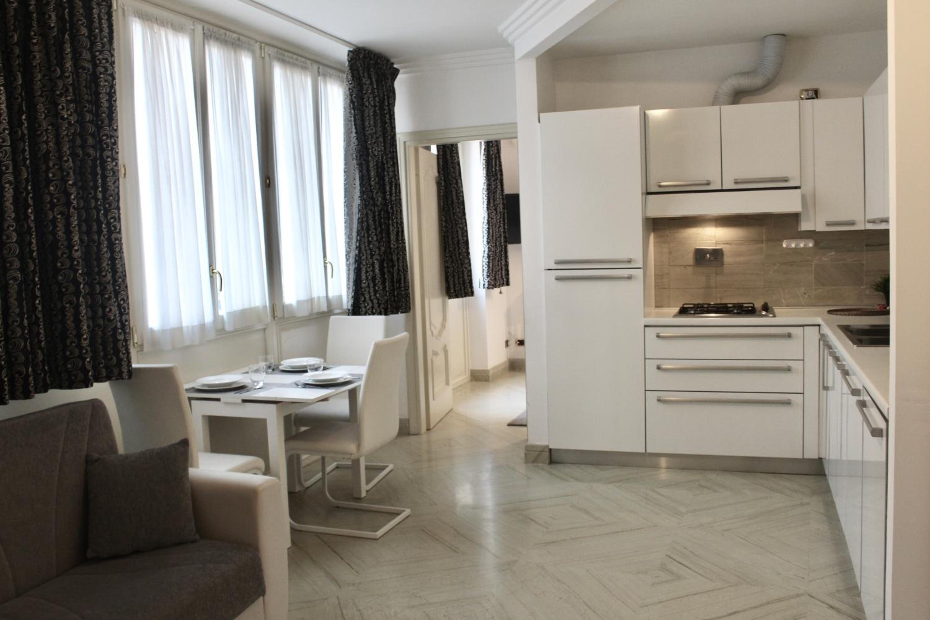 Apartment Trevi Fountain & Spanish Steps