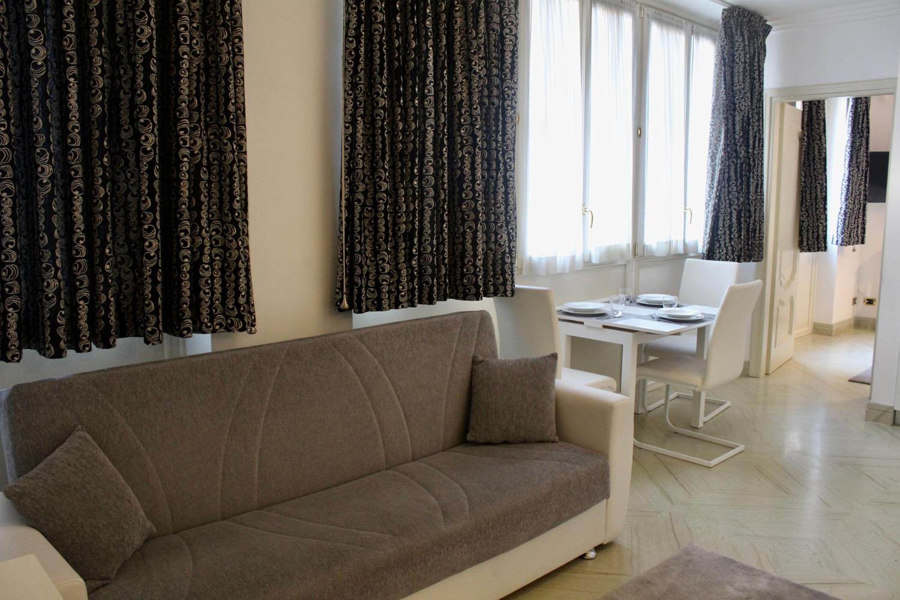 Apartment Trevi Fountain & Spanish Steps