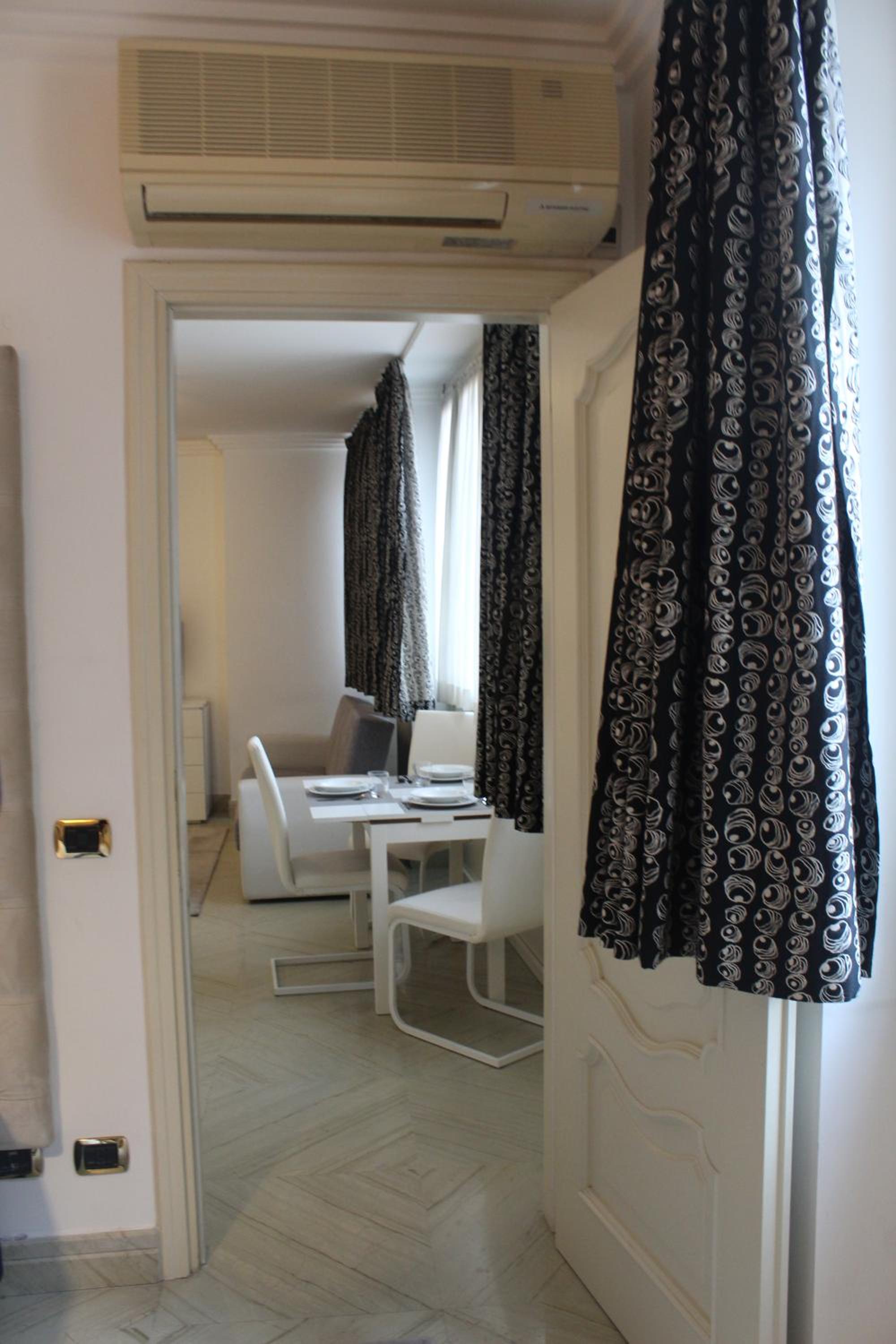 Apartment Trevi Fountain & Spanish Steps