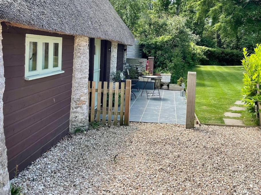 Unique Thatched Retreat near Salcombe and Beaches view 4