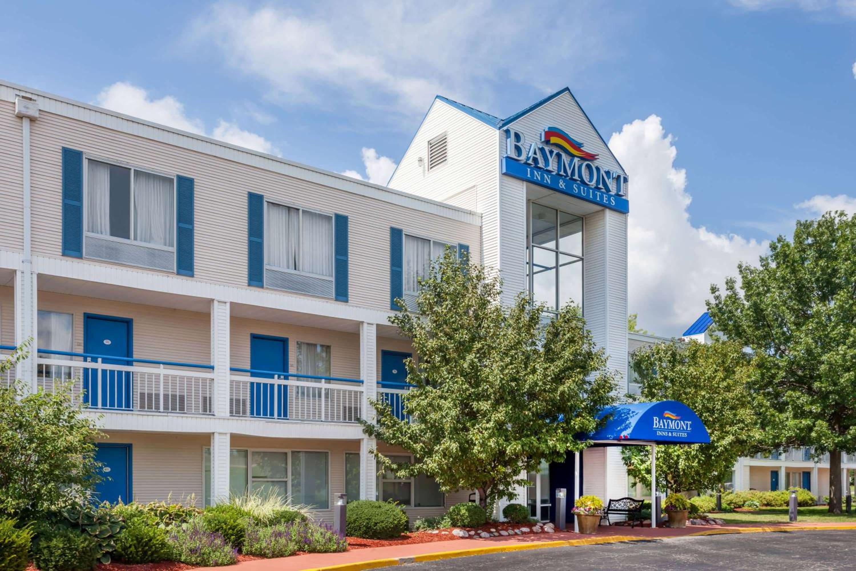 Hotel Baymont by Wyndham Peoria - Image 1