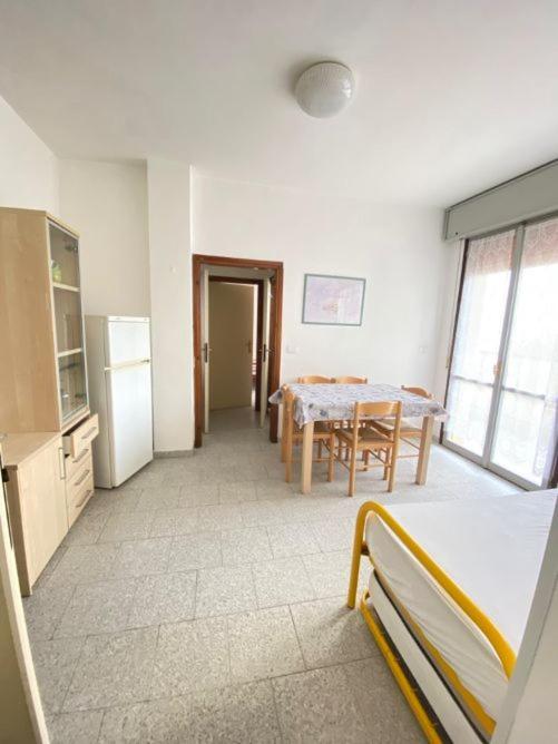 Complesso Mosaico NON FORNISCE BIANCHERIA DA LETTO,NON FORNISCE ASCIUGAMANI NON FORNISCE PRODOTTI IN GENERE, appartamenti arredati come da foto, Per il Che view 4