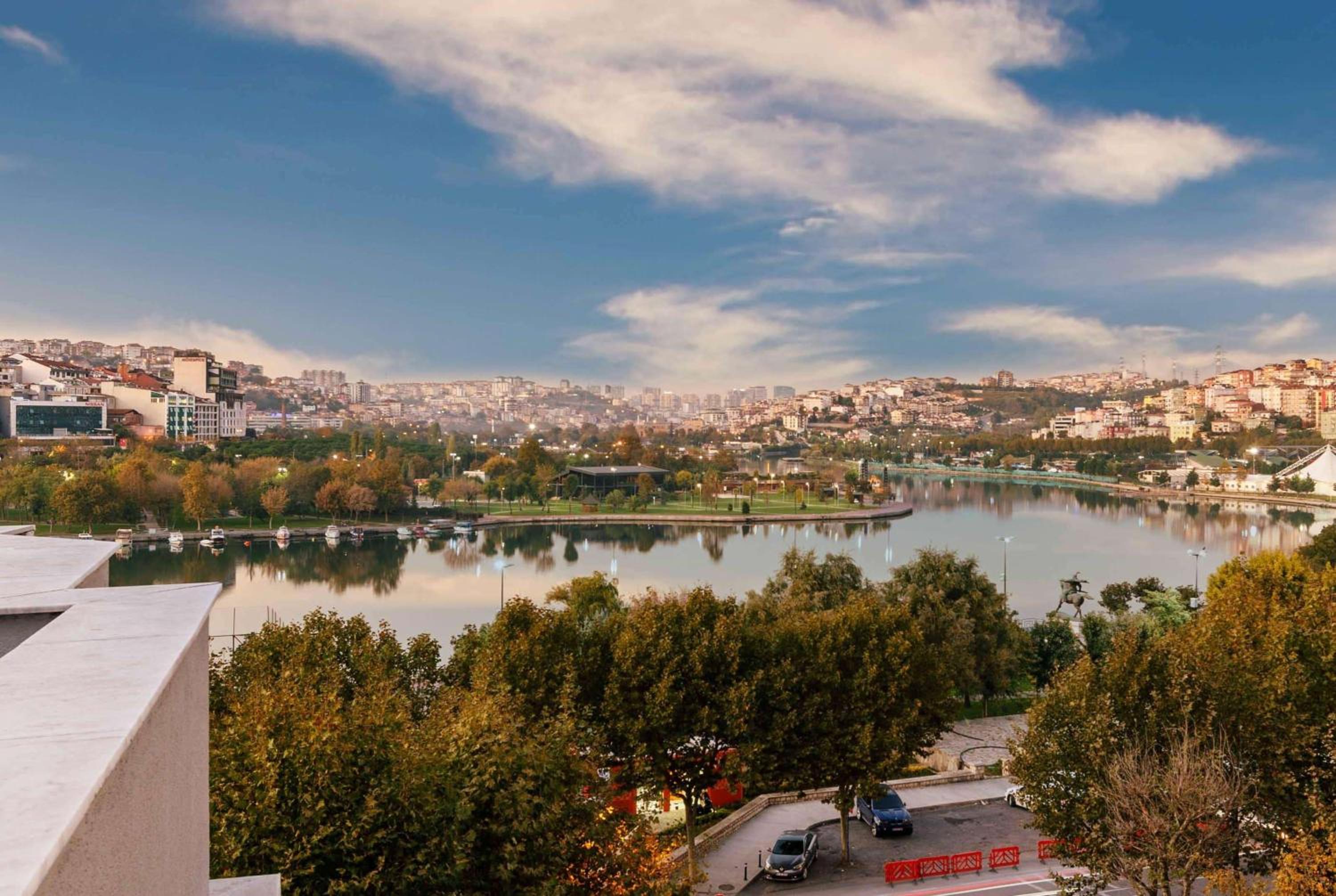 Ramada by Wyndham İstanbul Golden Horn - Image 75