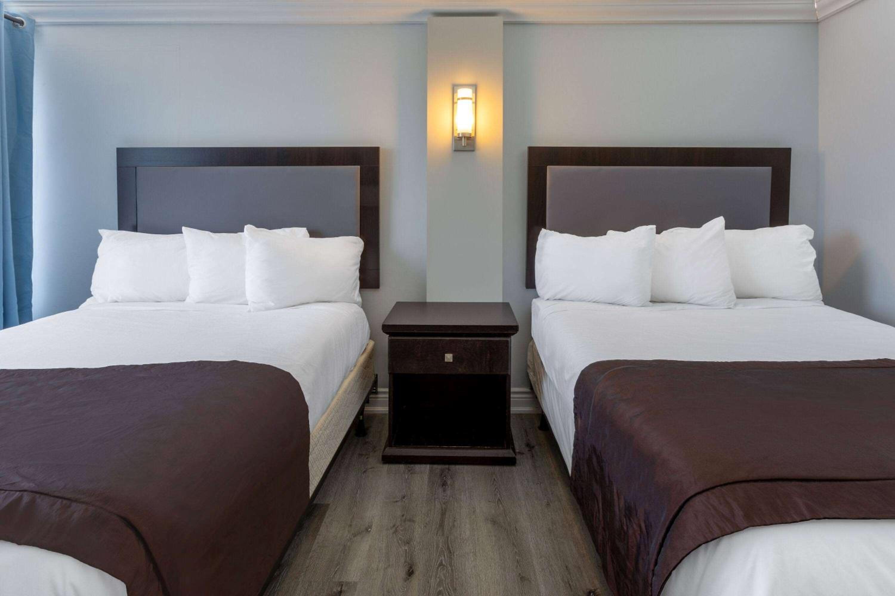 Sarnia Vacations - Travelodge by Wyndham Sarnia - Property Image 2