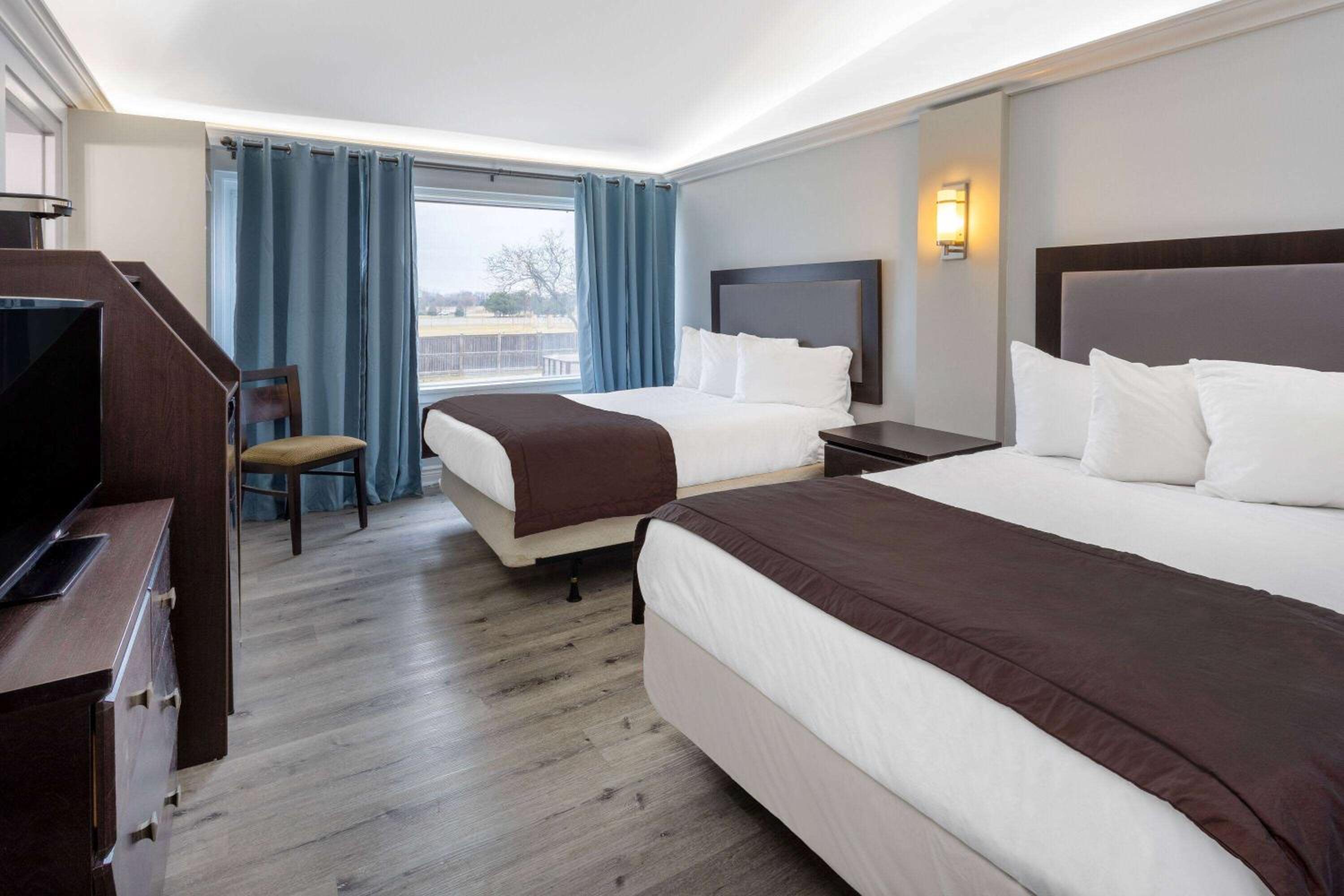 Sarnia Vacations - Travelodge by Wyndham Sarnia - Property Image 3