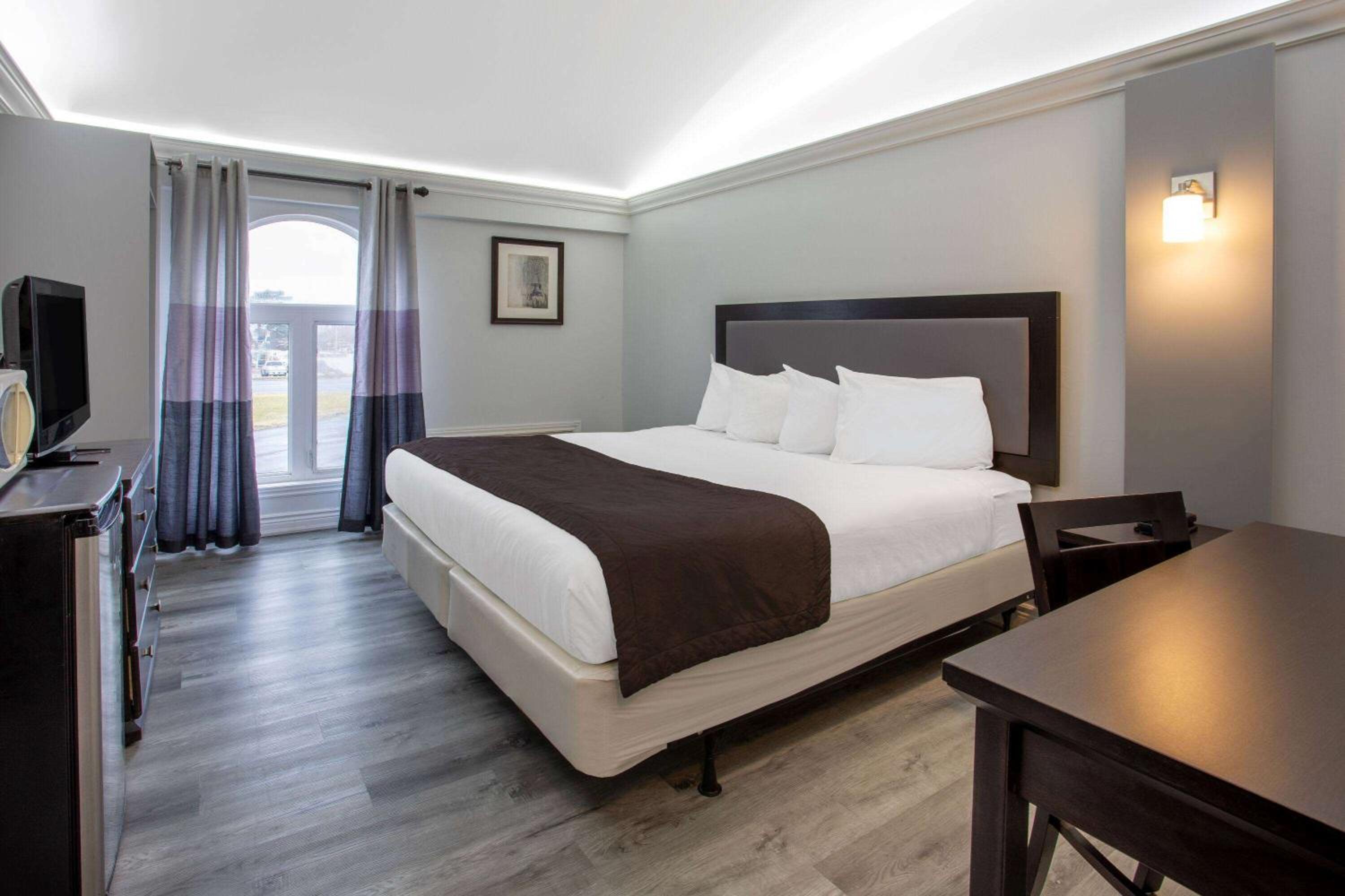 Sarnia Vacations - Travelodge by Wyndham Sarnia - Property Image 5