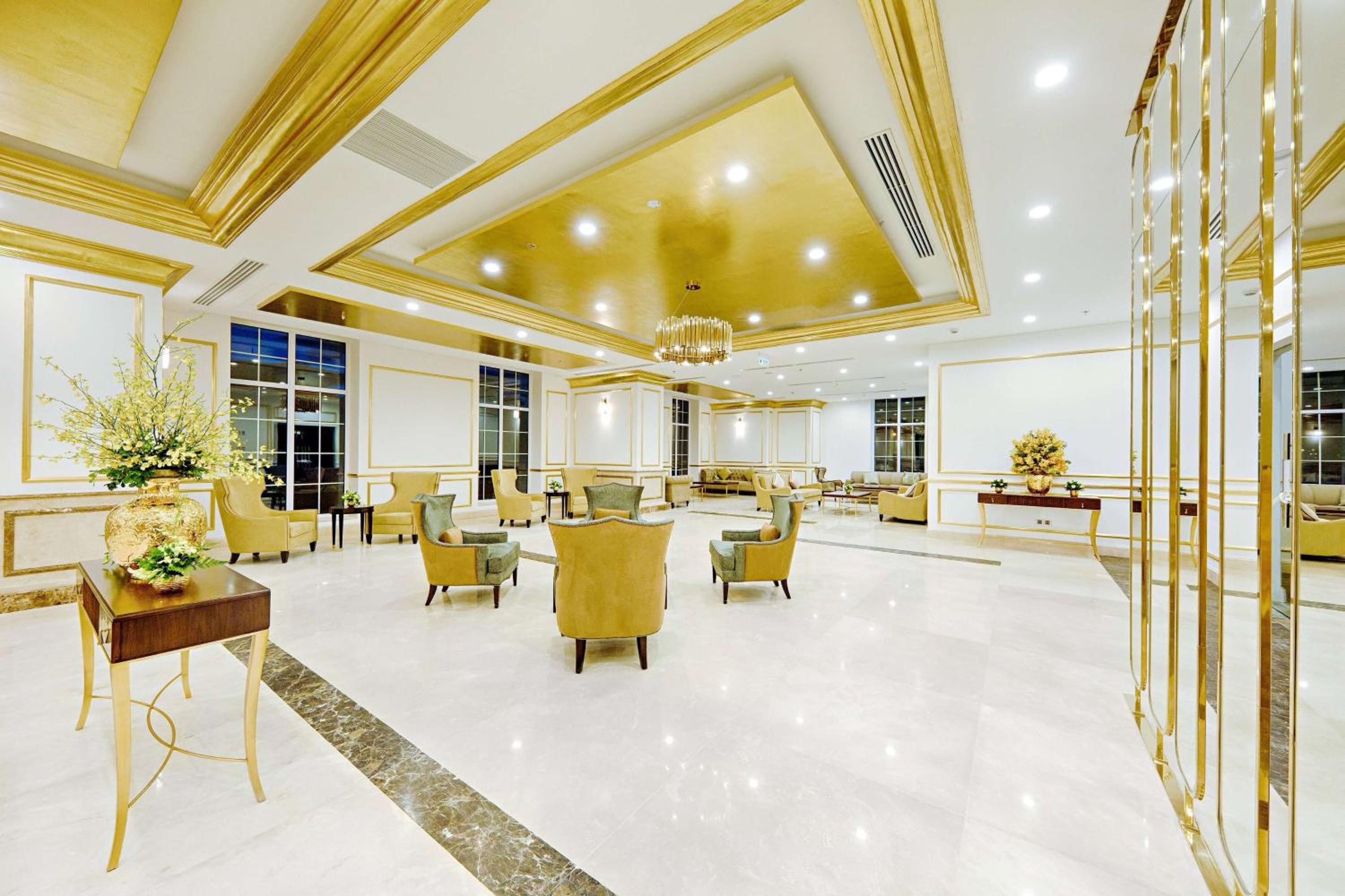 Wyndham Danang Golden Bay 9