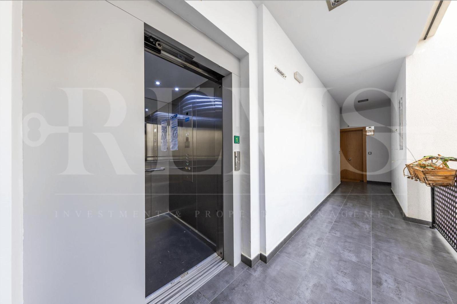 Relaxing apartment with parking in the center by REMS