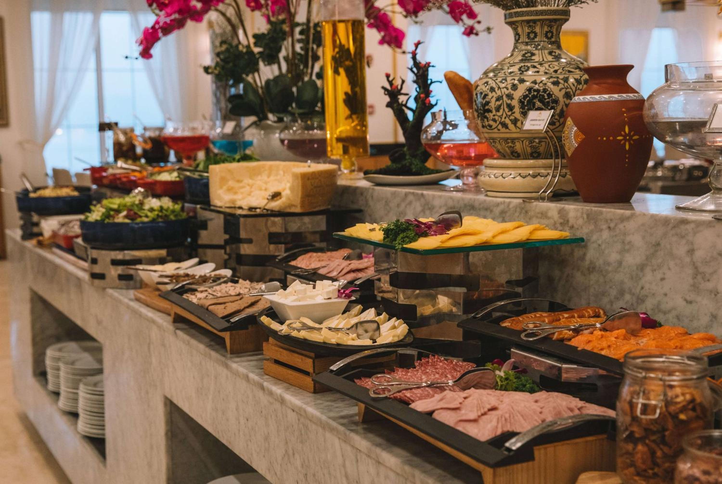Wyndham Danang Golden Bay 25