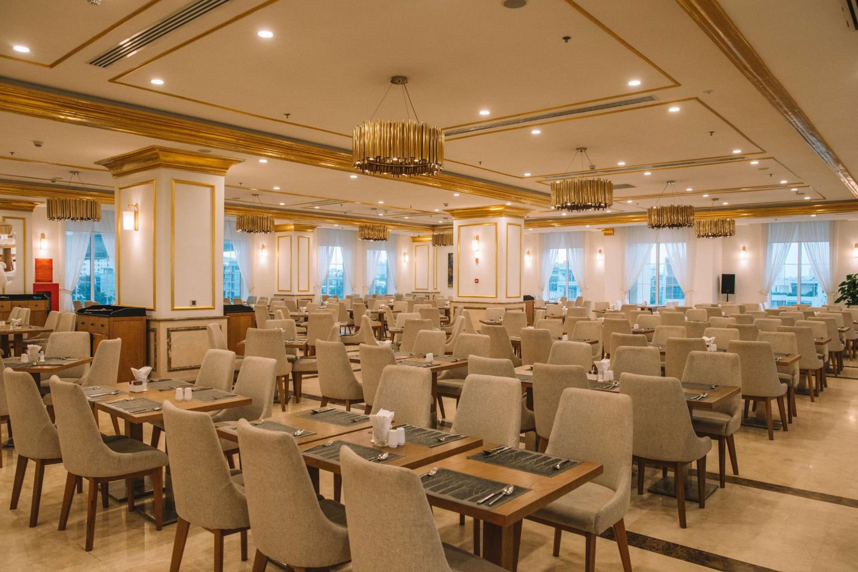Wyndham Danang Golden Bay 26