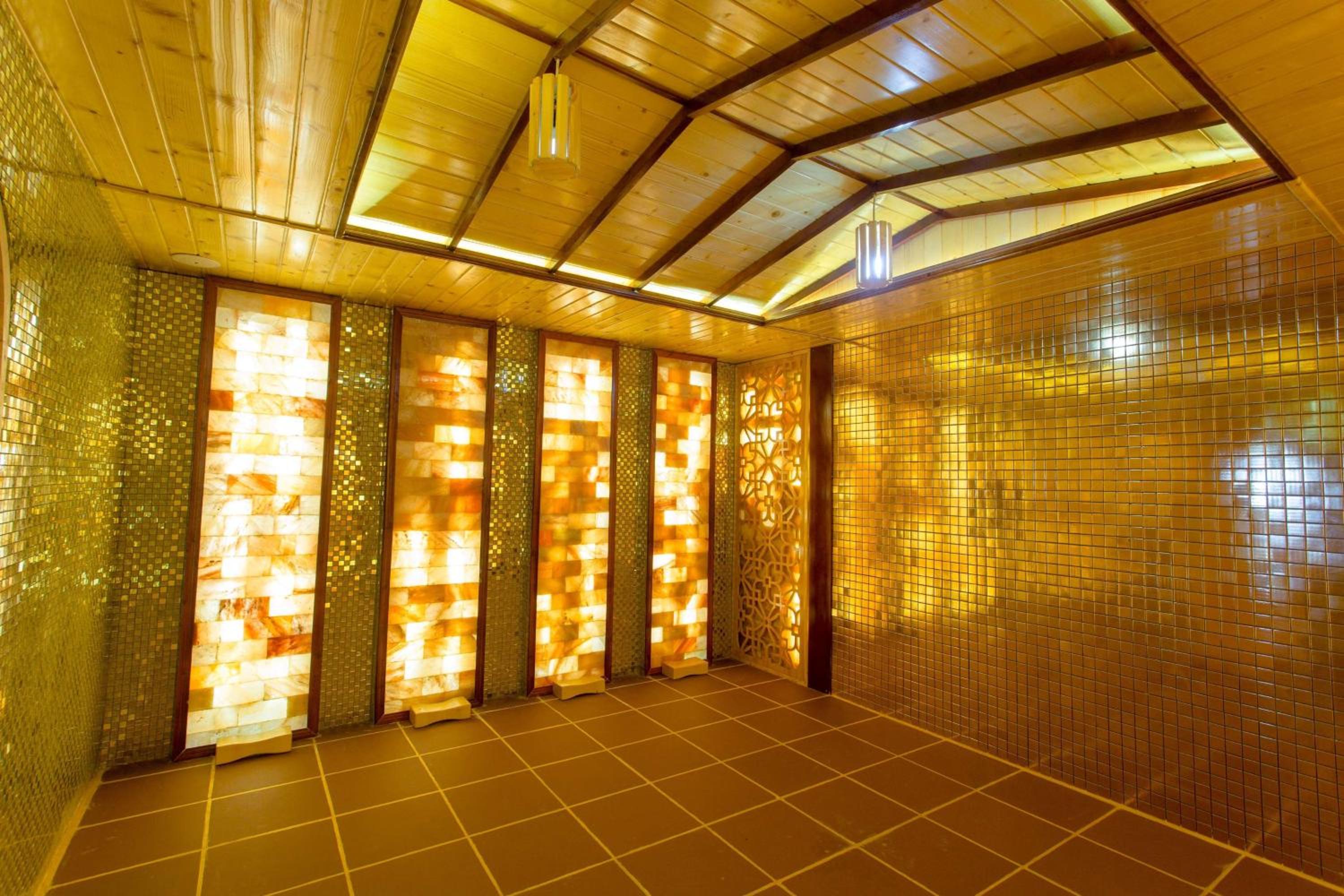 Wyndham Danang Golden Bay 28