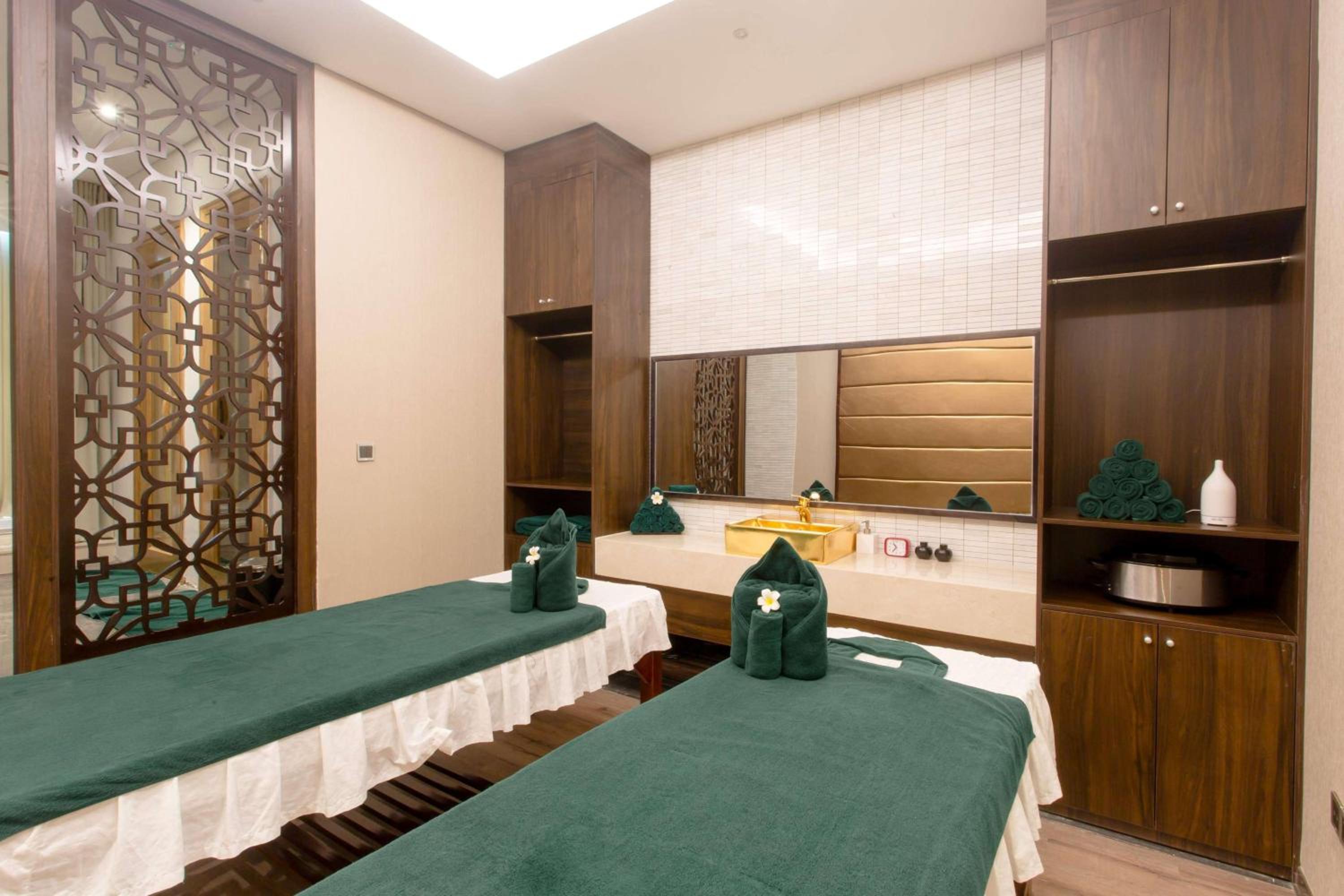 Wyndham Danang Golden Bay 30