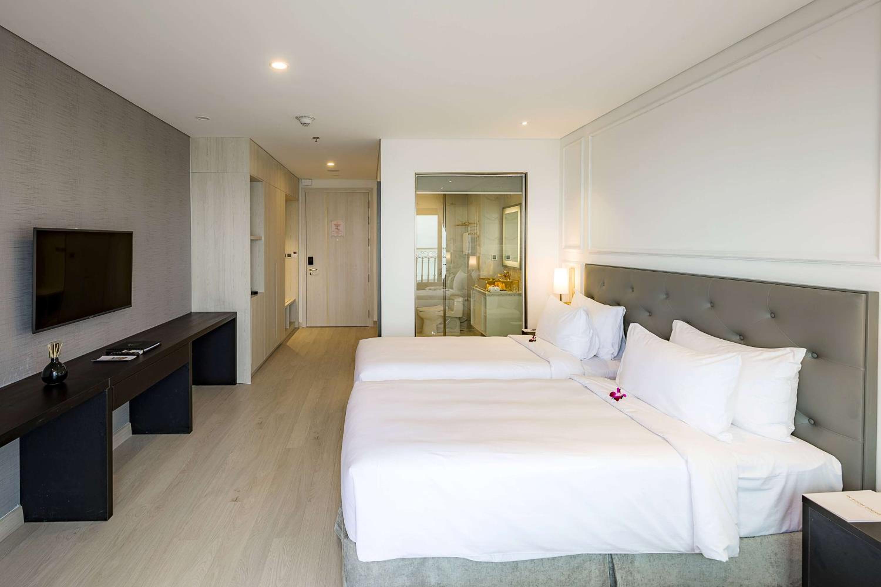 Wyndham Danang Golden Bay 42